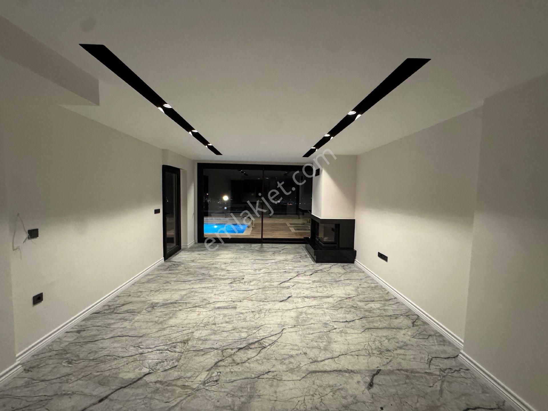 Kuşadası Merkezde Satılık 4+1 Full Deniz Manzaralı Özel Havuzlu - Görsel 28