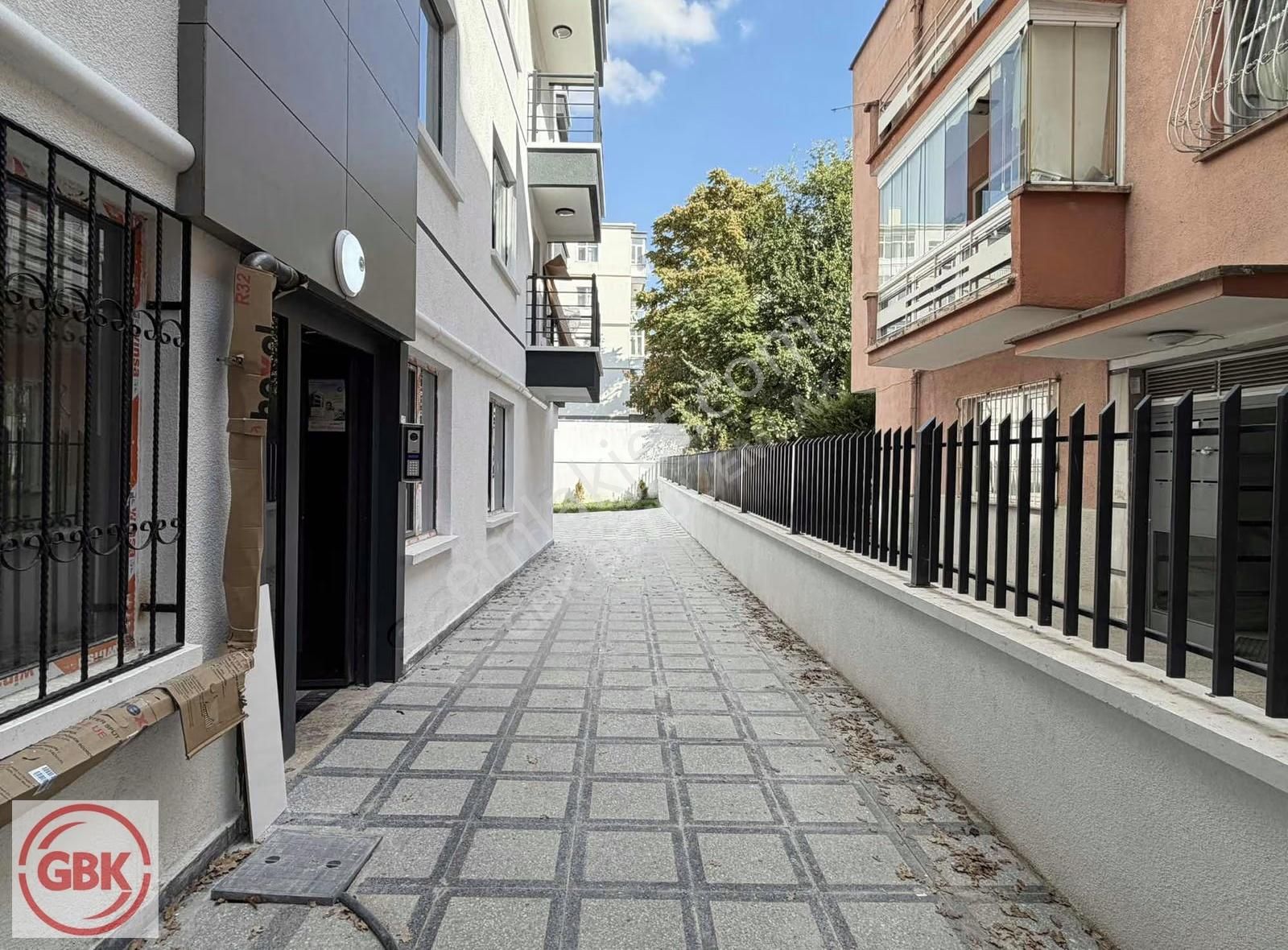 Bahçelievler Metroya 200 Metre | Kapalı Otoparklı 2+1 Daire - Görsel 6