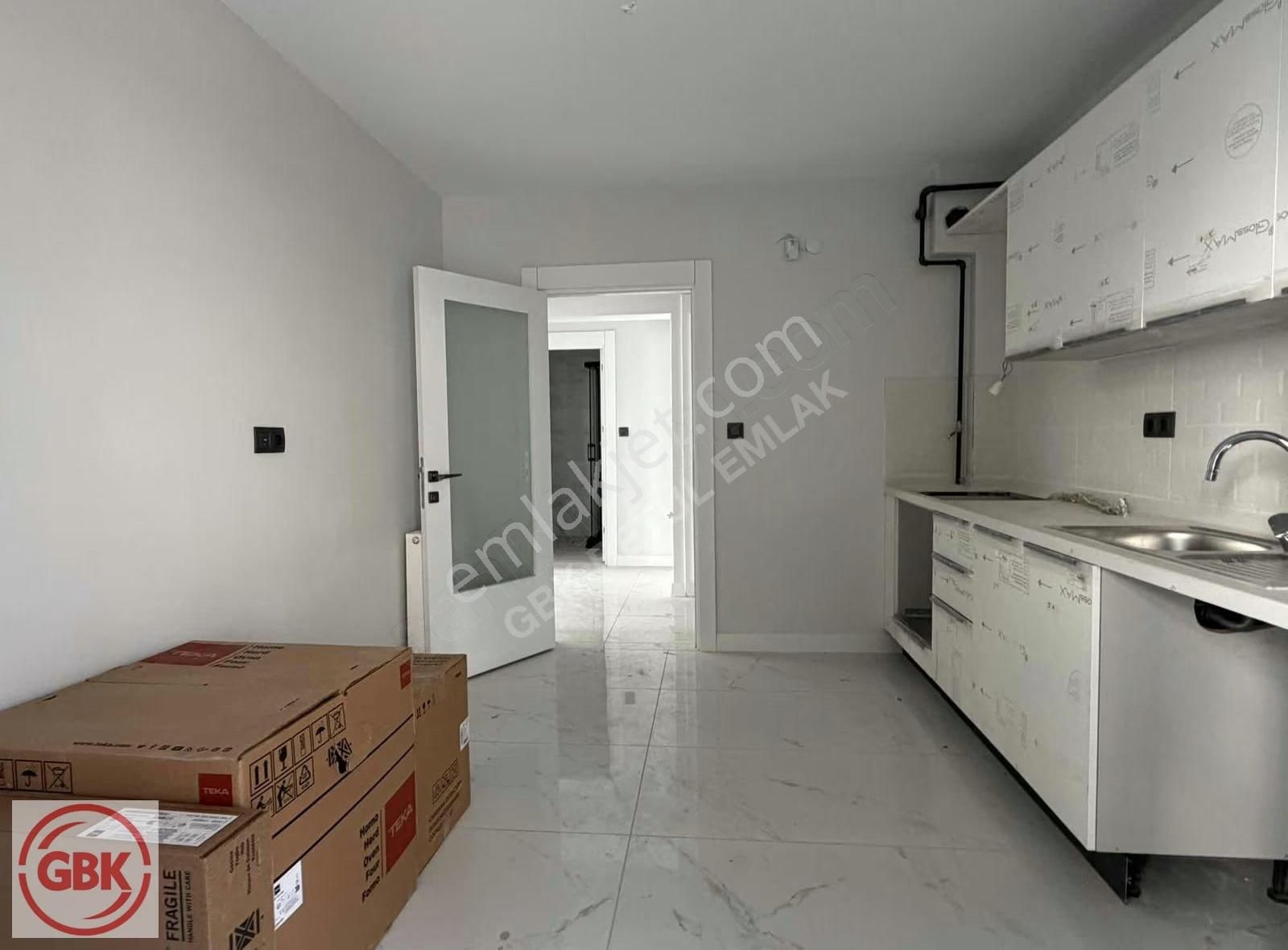 Bahçelievler Metroya 200 Metre | Kapalı Otoparklı 2+1 Daire - Görsel 5