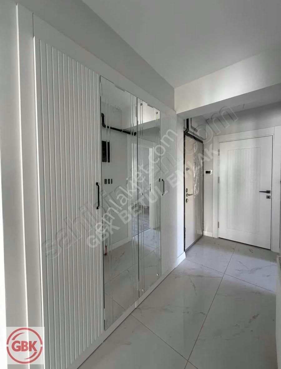 Bahçelievler Metroya 200 Metre | Kapalı Otoparklı 2+1 Daire - Görsel 32