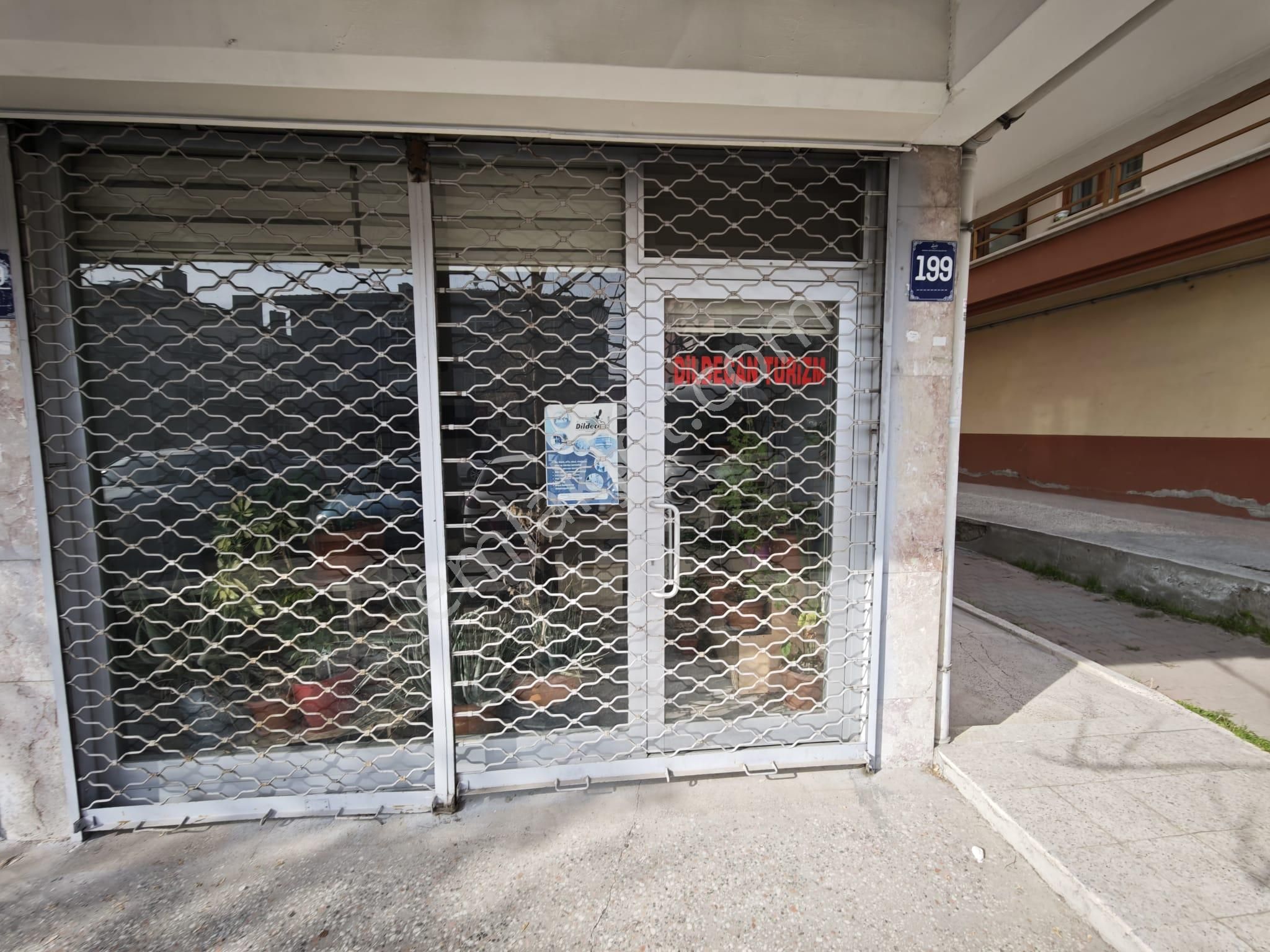 Kecören İncirli Yunus Emre Caddesin'de 30 M2 Satılık Dükkan