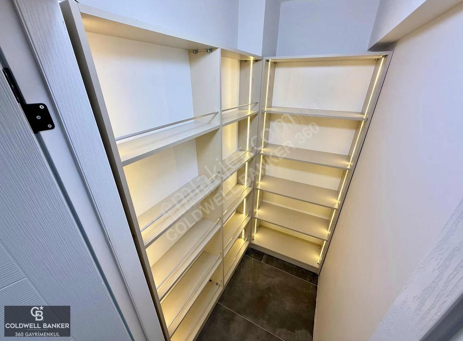 İzmir Güzelyalının Kalbinde, Komple Yenilenmiş 3+1 Daire - Görsel 26