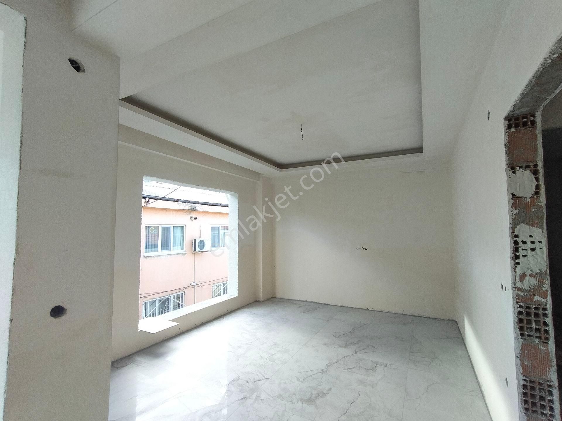 Balıkesir Burhaniye Mahkeme Mahallesi 2+1 Açık Mutfak Satılık Tır