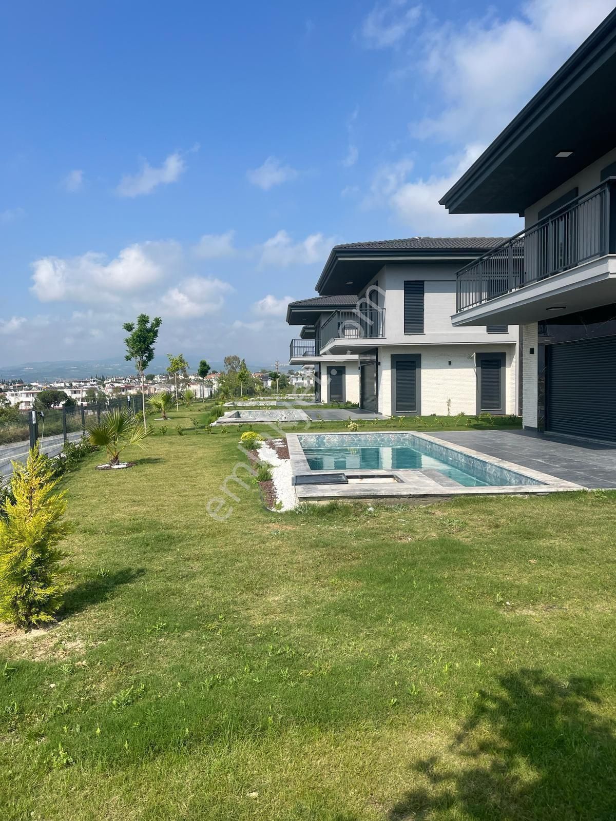 Kuşadası Güzelcamlıda Satılı Lüks Fillalar - Görsel 23