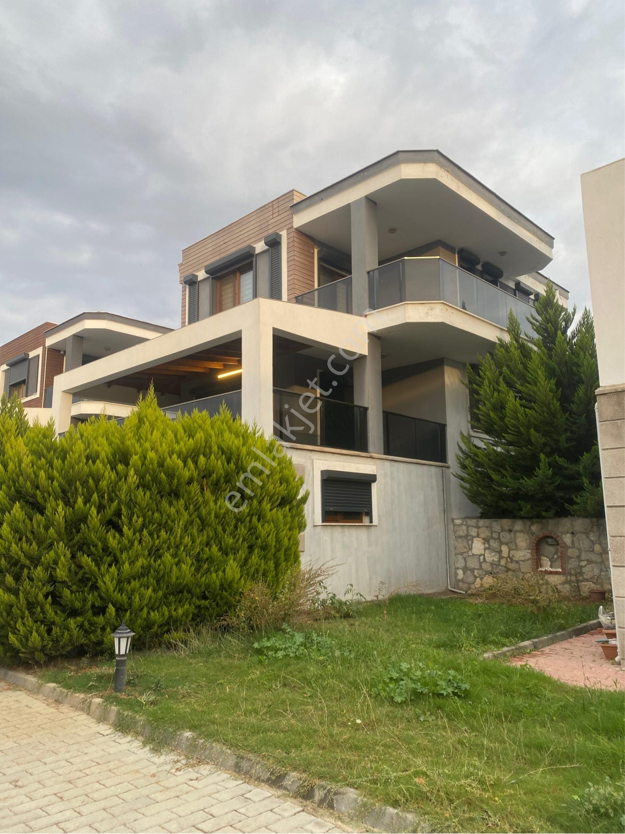 Güzelçamlı'da Termal Otel Yanı 4+2 Deniz Manzaralı Triplex Villa - Görsel 18