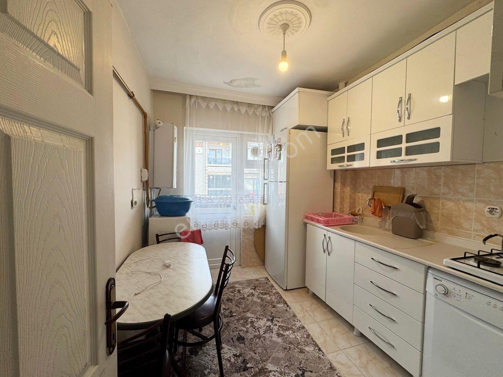 Taşcılar'dan Merkez Mahallesinde 3+1 3.kat Köşebaşı Fırsat Daire