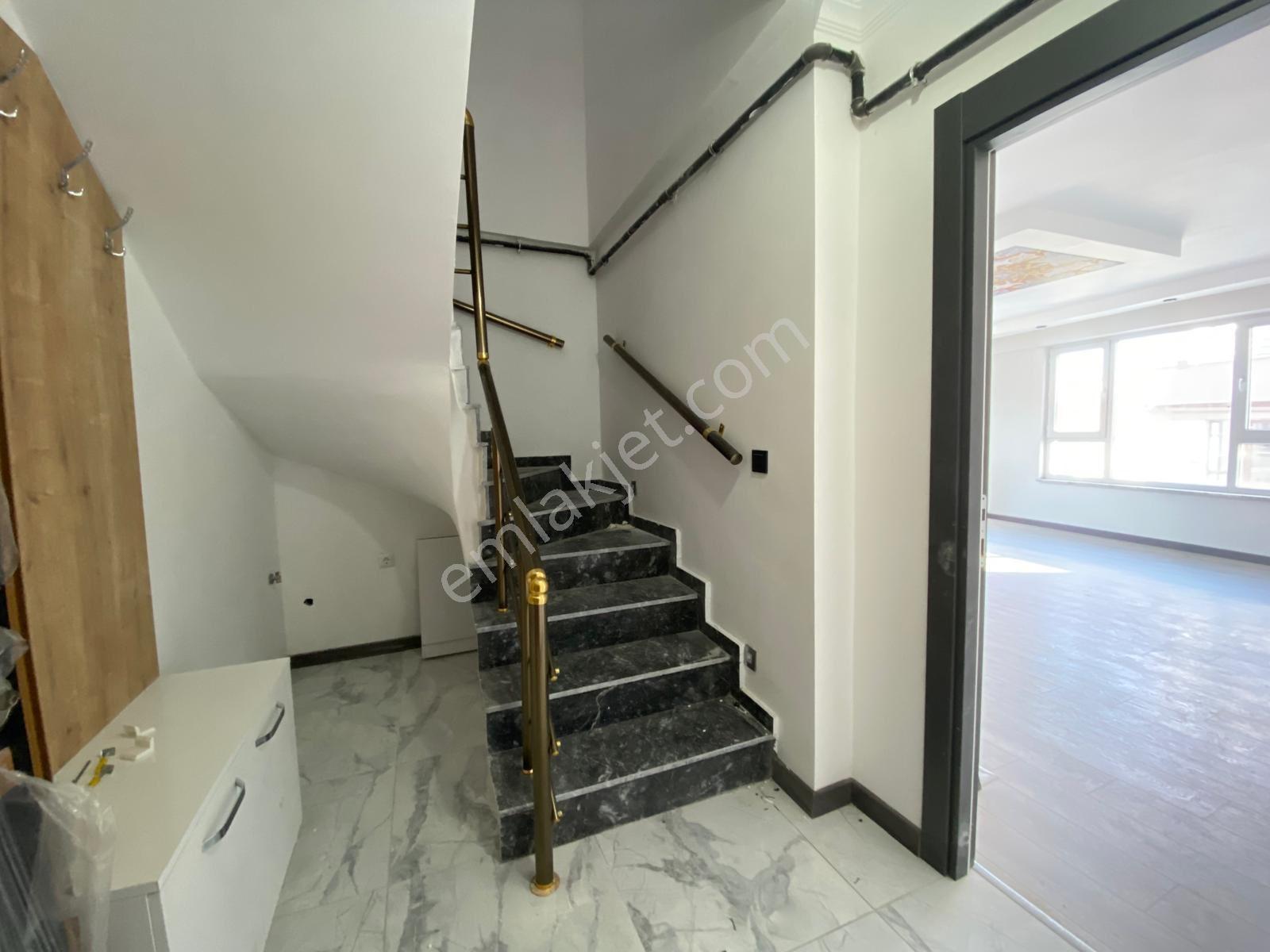 Conker İnşaat Emlak’tan Çamlıca Mahallesi 4+1 165 M2 Satılık Dublex Daire - Görsel 9
