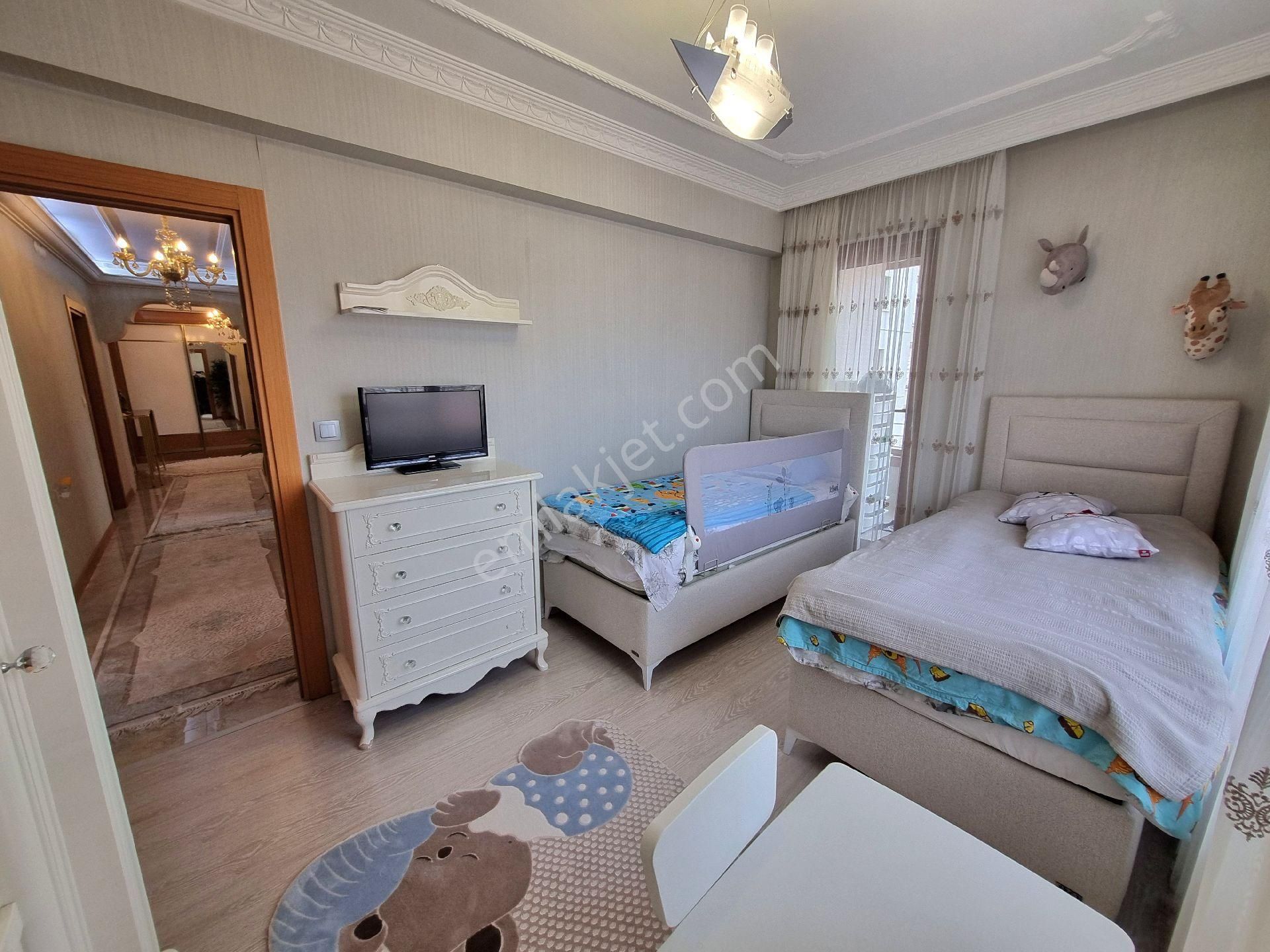 Bağbaşı'dan Seval Cad Mevkii (ayvalı Merkez Yanı) 3+1 Geniş Mutfak Çiftbanyo 9.kat Manzaralı Öngüney - Görsel 8