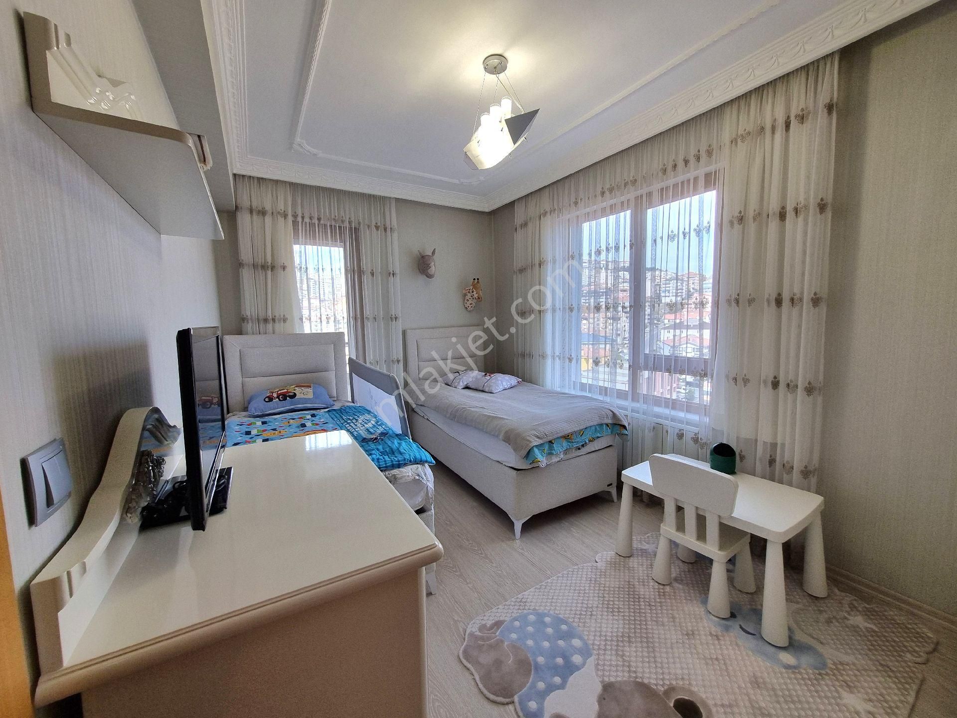 Bağbaşı'dan Seval Cad Mevkii (ayvalı Merkez Yanı) 3+1 Geniş Mutfak Çiftbanyo 9.kat Manzaralı Öngüney - Görsel 7