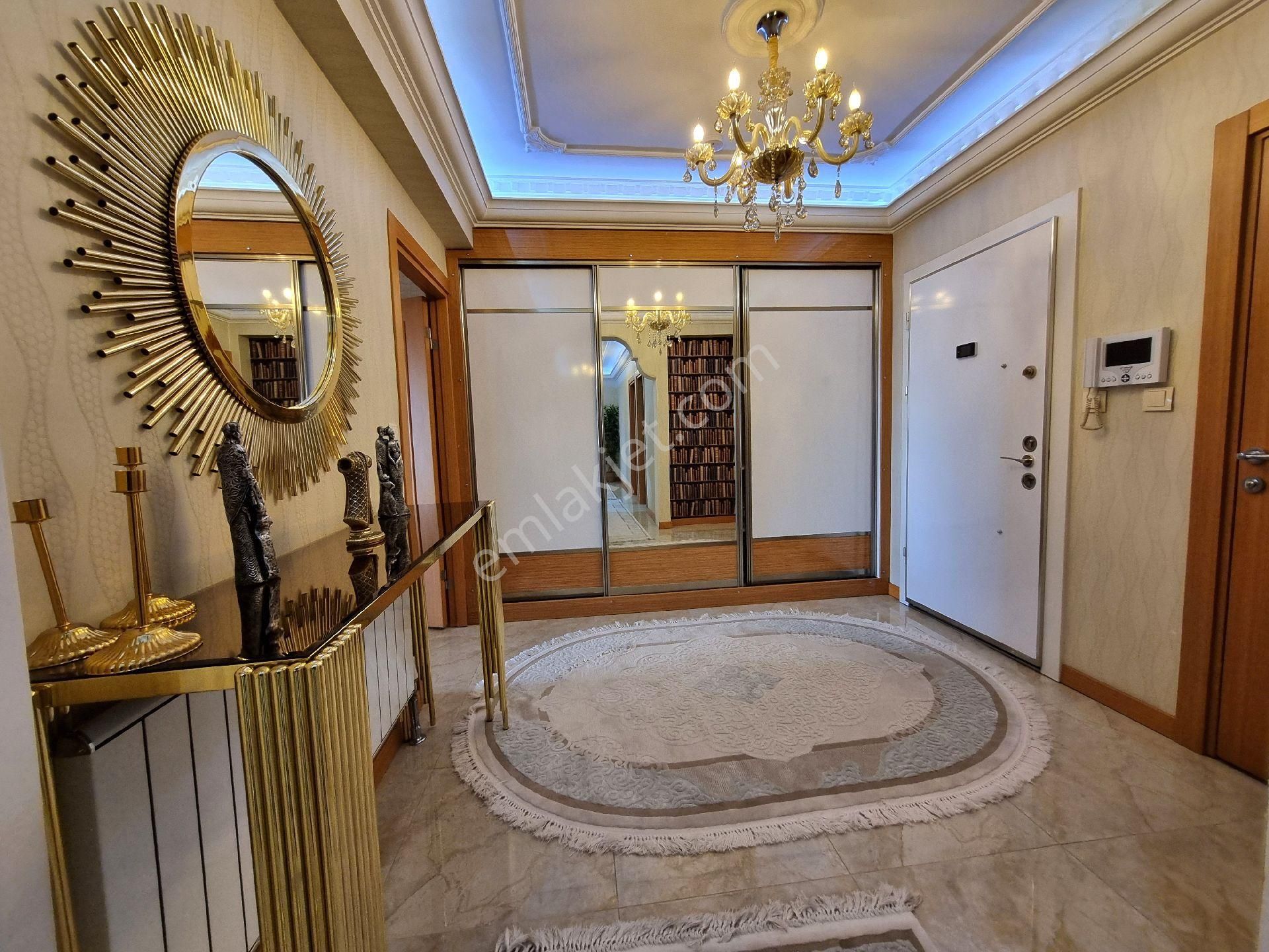 Bağbaşı'dan Seval Cad Mevkii (ayvalı Merkez Yanı) 3+1 Geniş Mutfak Çiftbanyo 9.kat Manzaralı Öngüney - Görsel 23