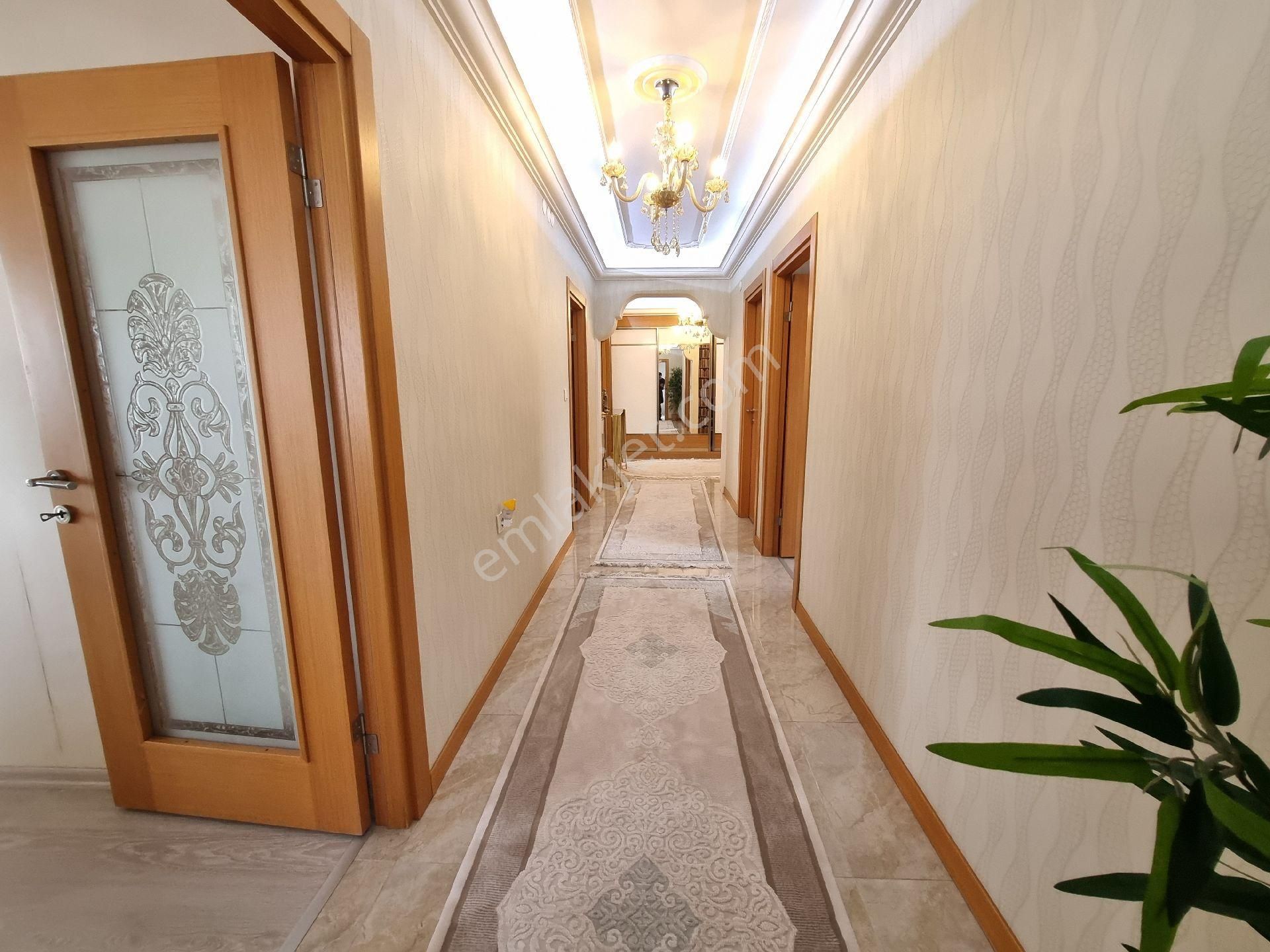 Bağbaşı'dan Seval Cad Mevkii (ayvalı Merkez Yanı) 3+1 Geniş Mutfak Çiftbanyo 9.kat Manzaralı Öngüney - Görsel 12
