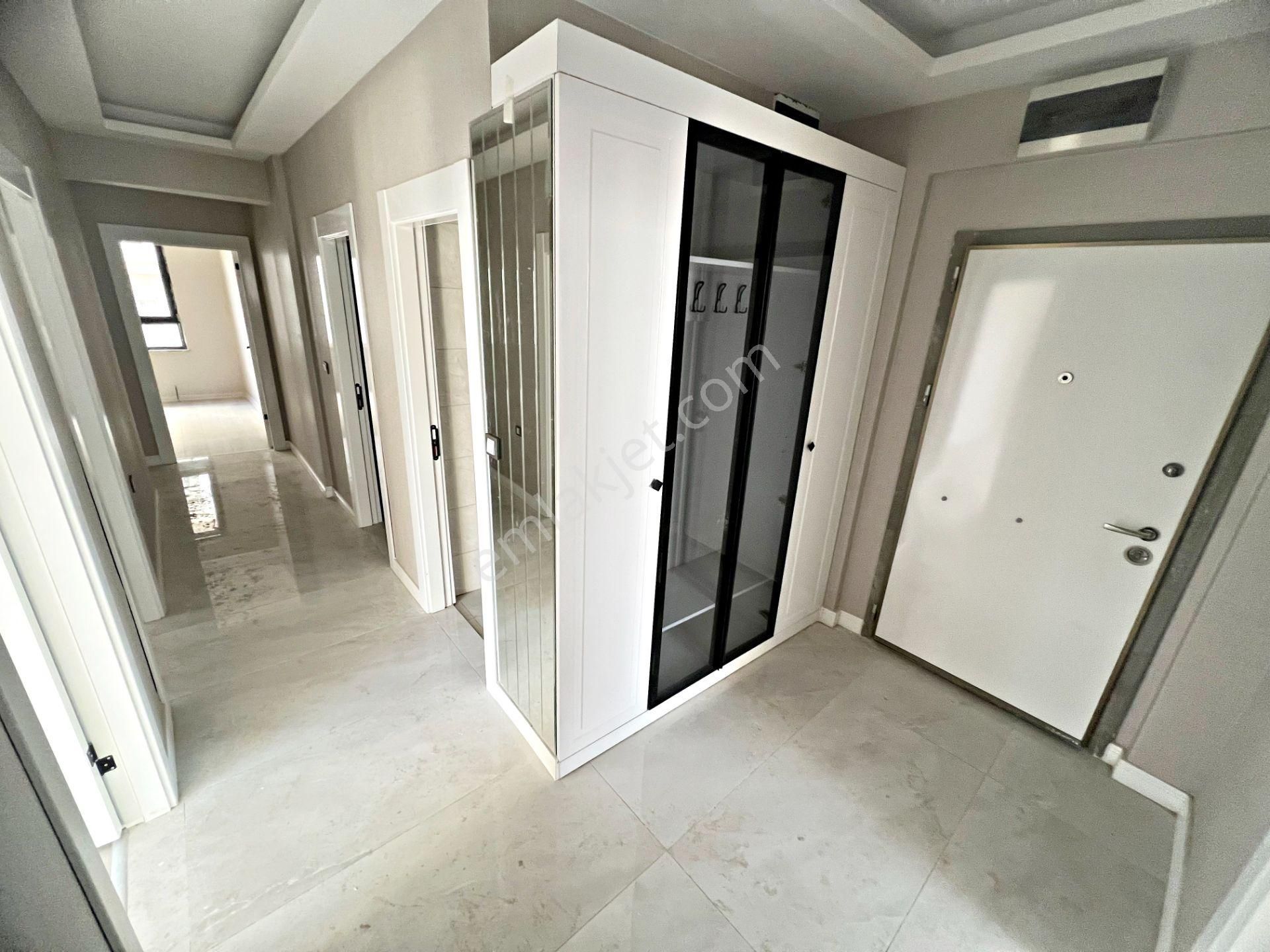 Sancaktepede Park Manzaralı Kırıkkaleliler Cadde Üzeri 3+1 Daire - Görsel 31