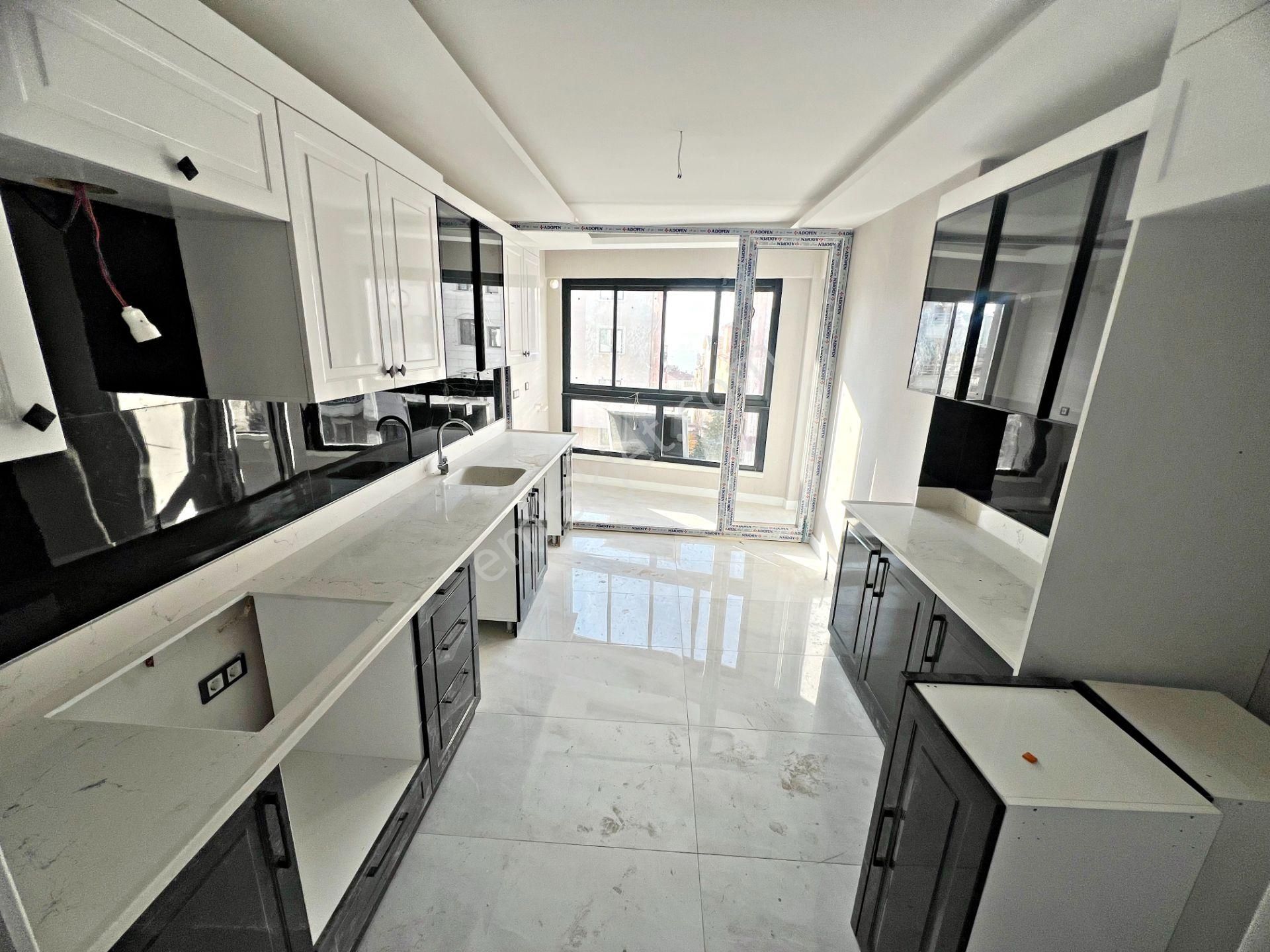 Sancaktepede Park Manzaralı Kırıkkaleliler Cadde Üzeri 3+1 Daire - Görsel 4