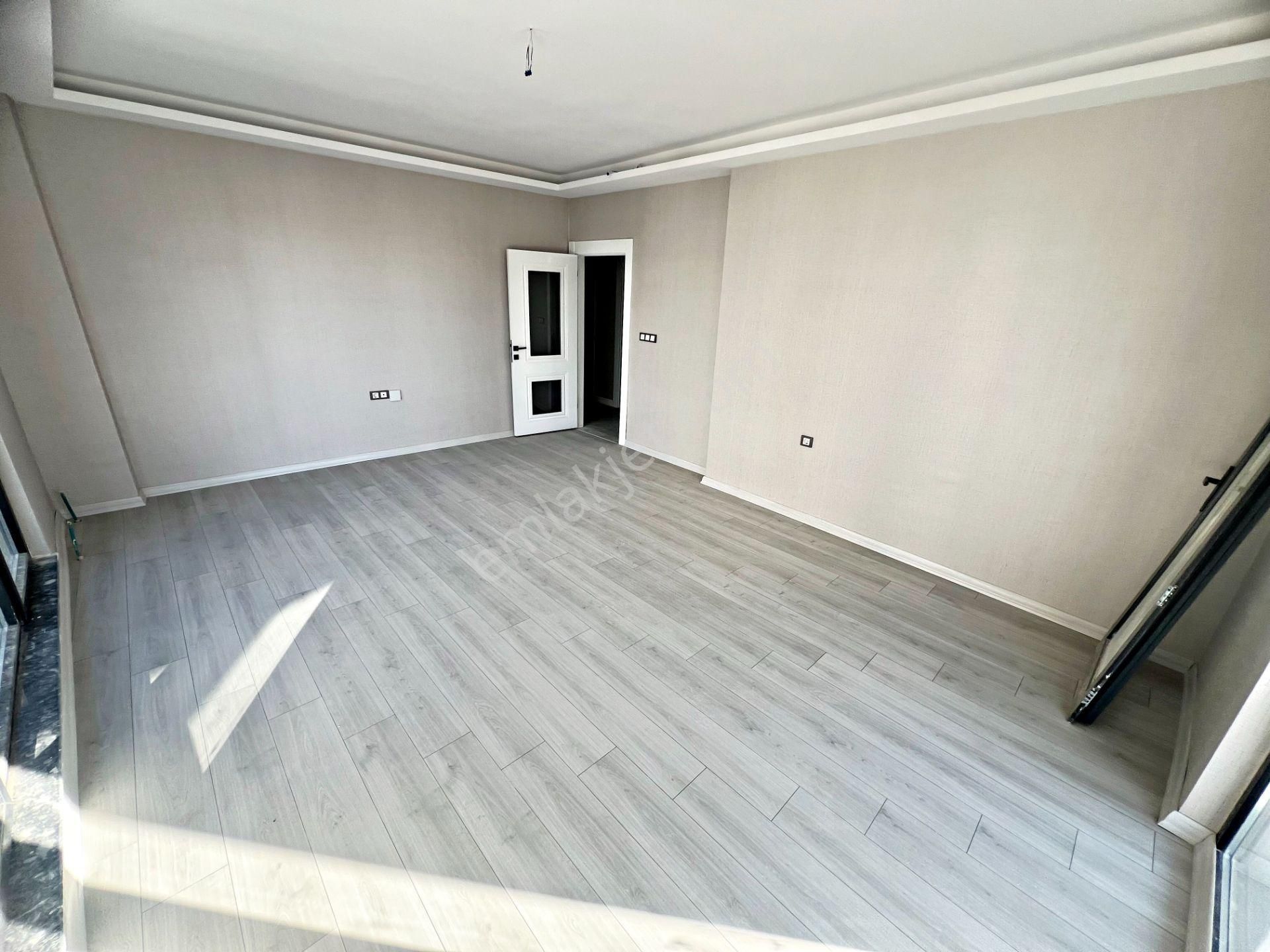 Sancaktepede Park Manzaralı Kırıkkaleliler Cadde Üzeri 3+1 Daire - Görsel 13