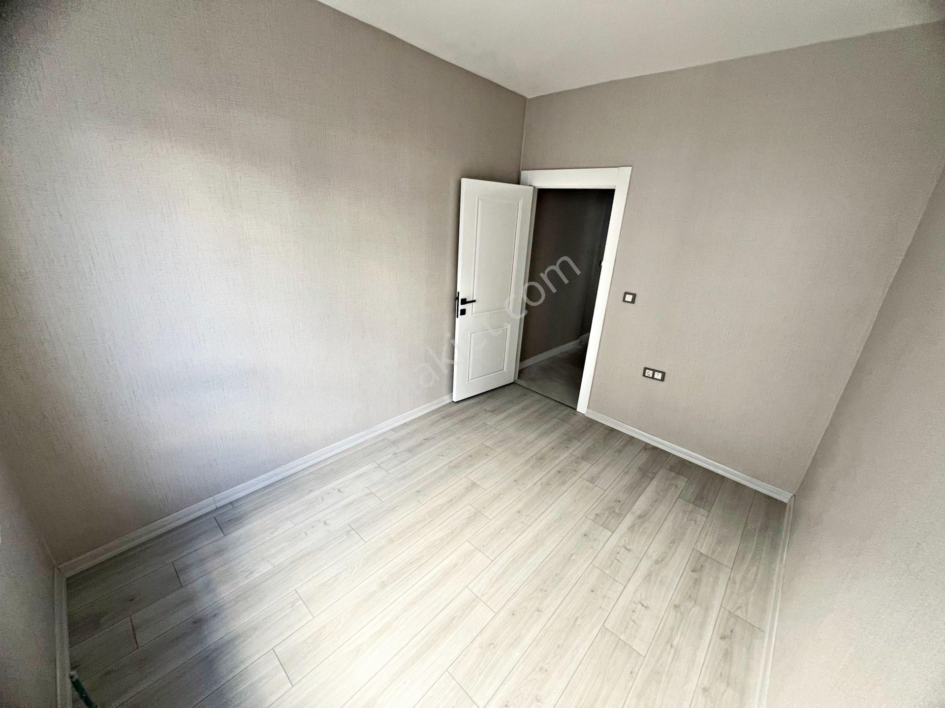 Sancaktepede Park Manzaralı Kırıkkaleliler Cadde Üzeri 3+1 Daire - Görsel 23