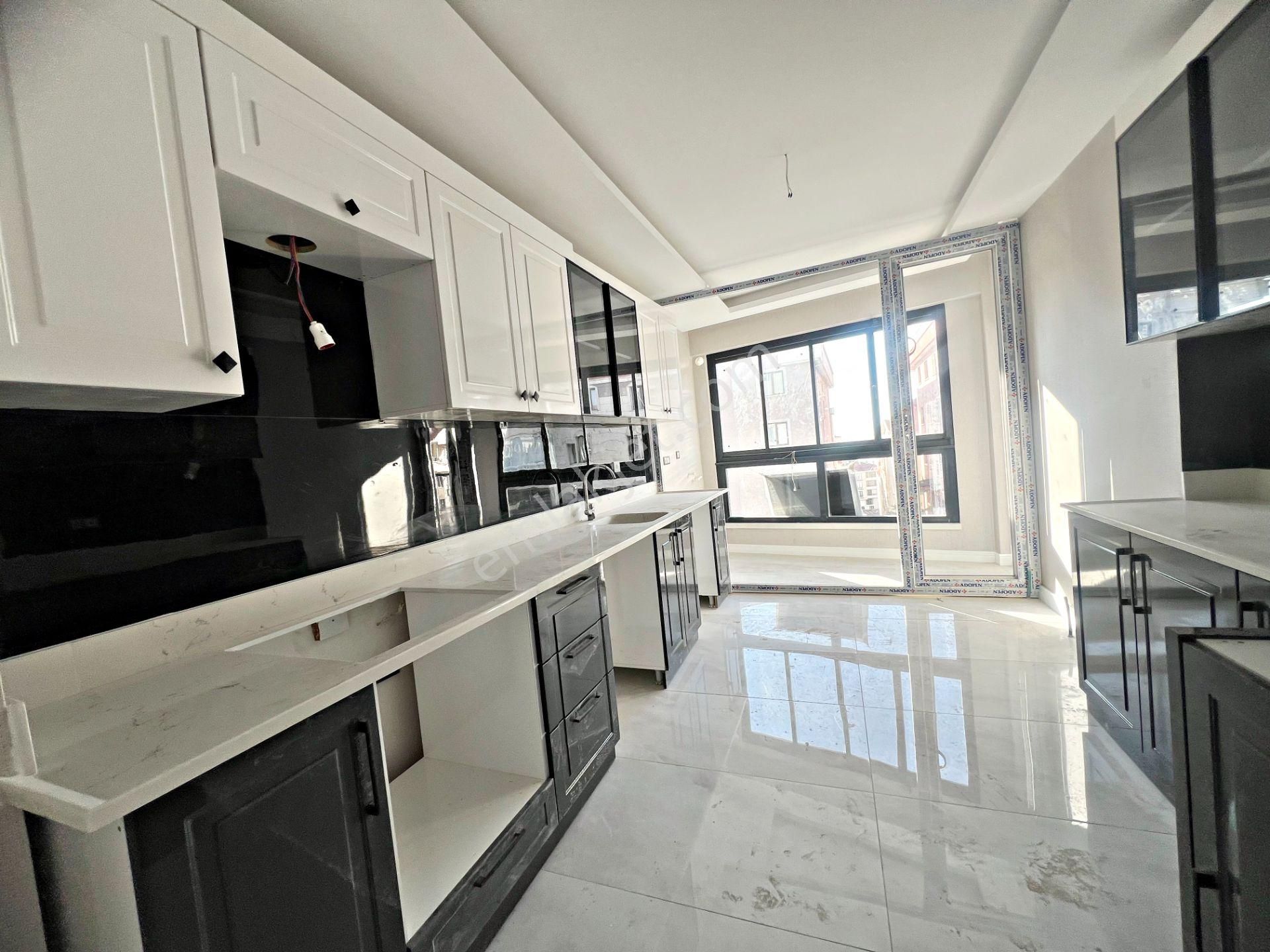 Sancaktepede Park Manzaralı Kırıkkaleliler Cadde Üzeri 3+1 Daire - Görsel 5