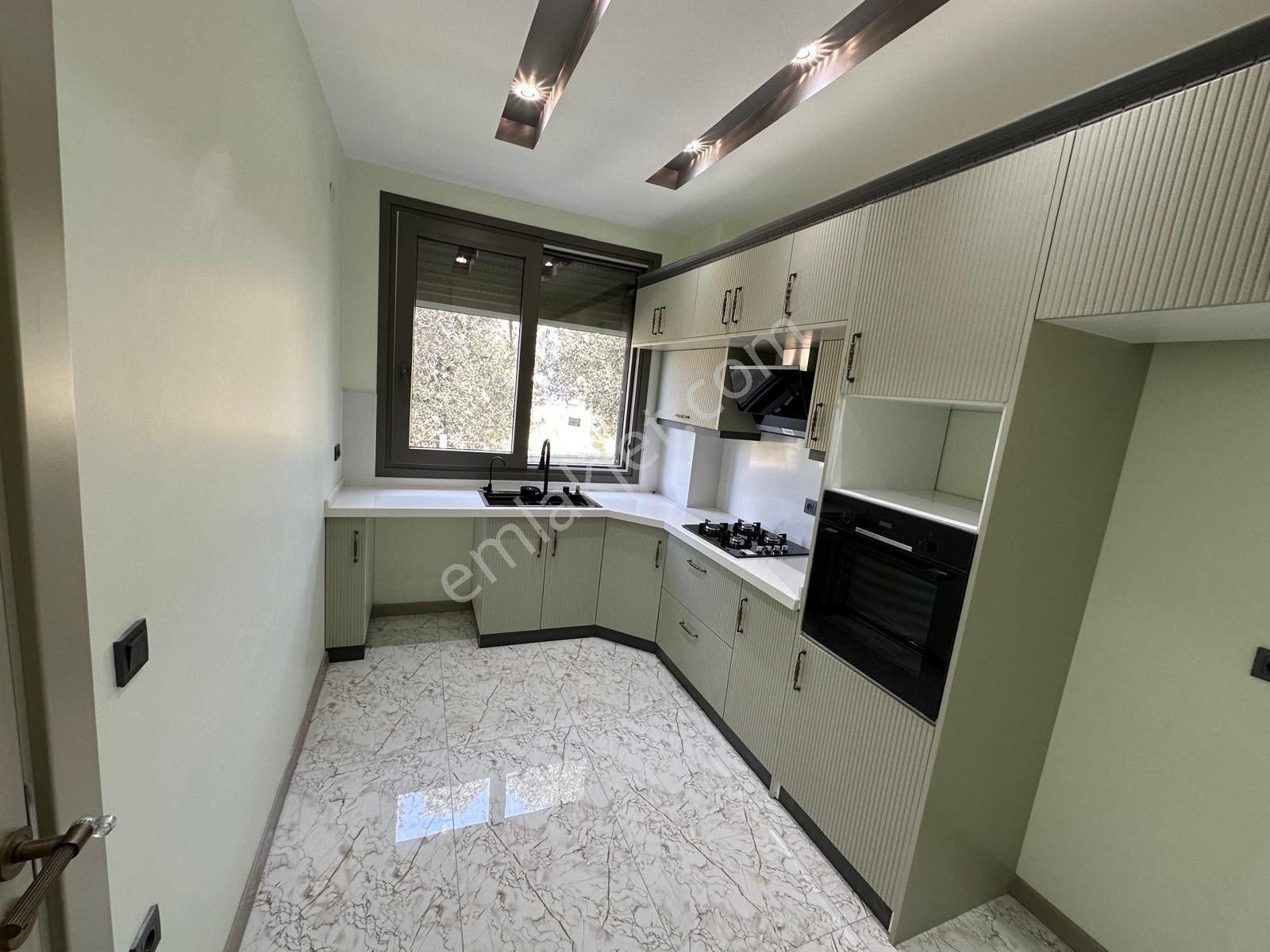 Zeytinli Merkezi Konumda 3+1 Satılık Yazlık Muhteşem Villa - Görsel 2