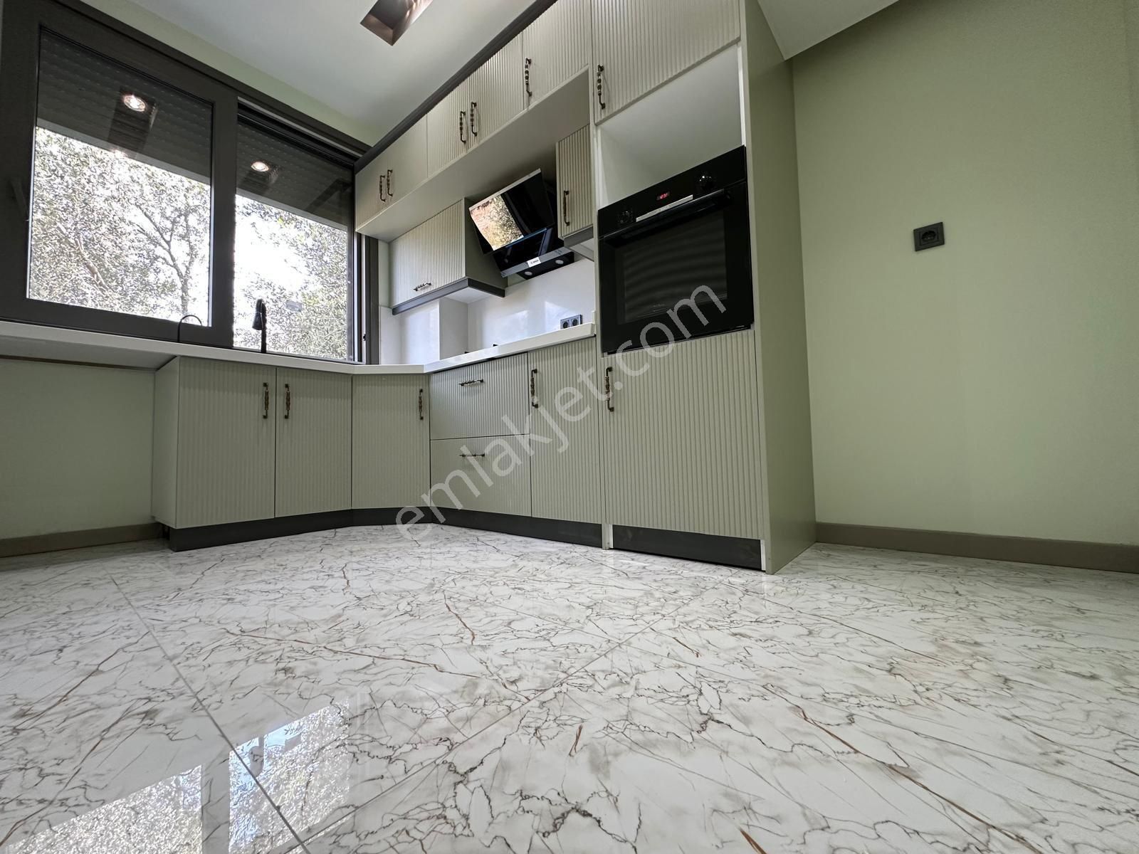 Zeytinli Merkezi Konumda 3+1 Satılık Yazlık Muhteşem Villa - Görsel 4