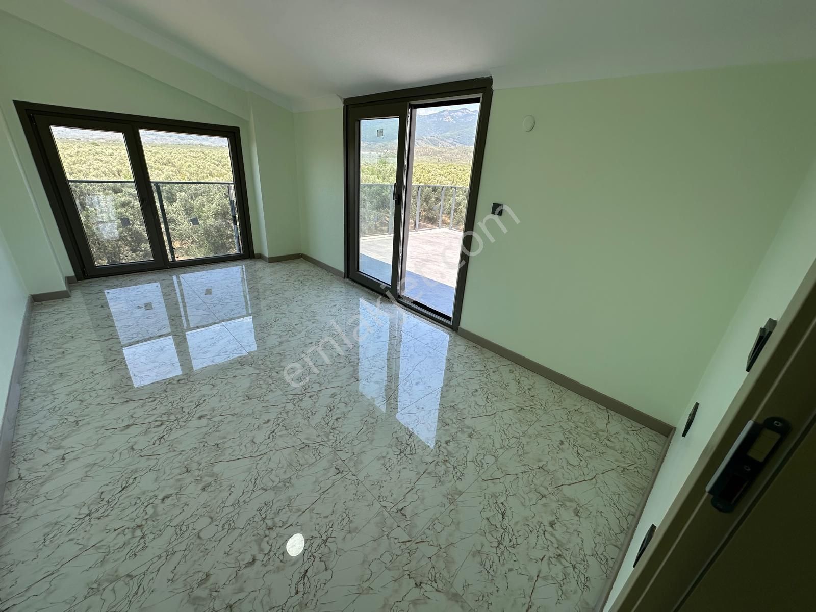 Zeytinli Merkezi Konumda 3+1 Satılık Yazlık Muhteşem Villa - Görsel 22