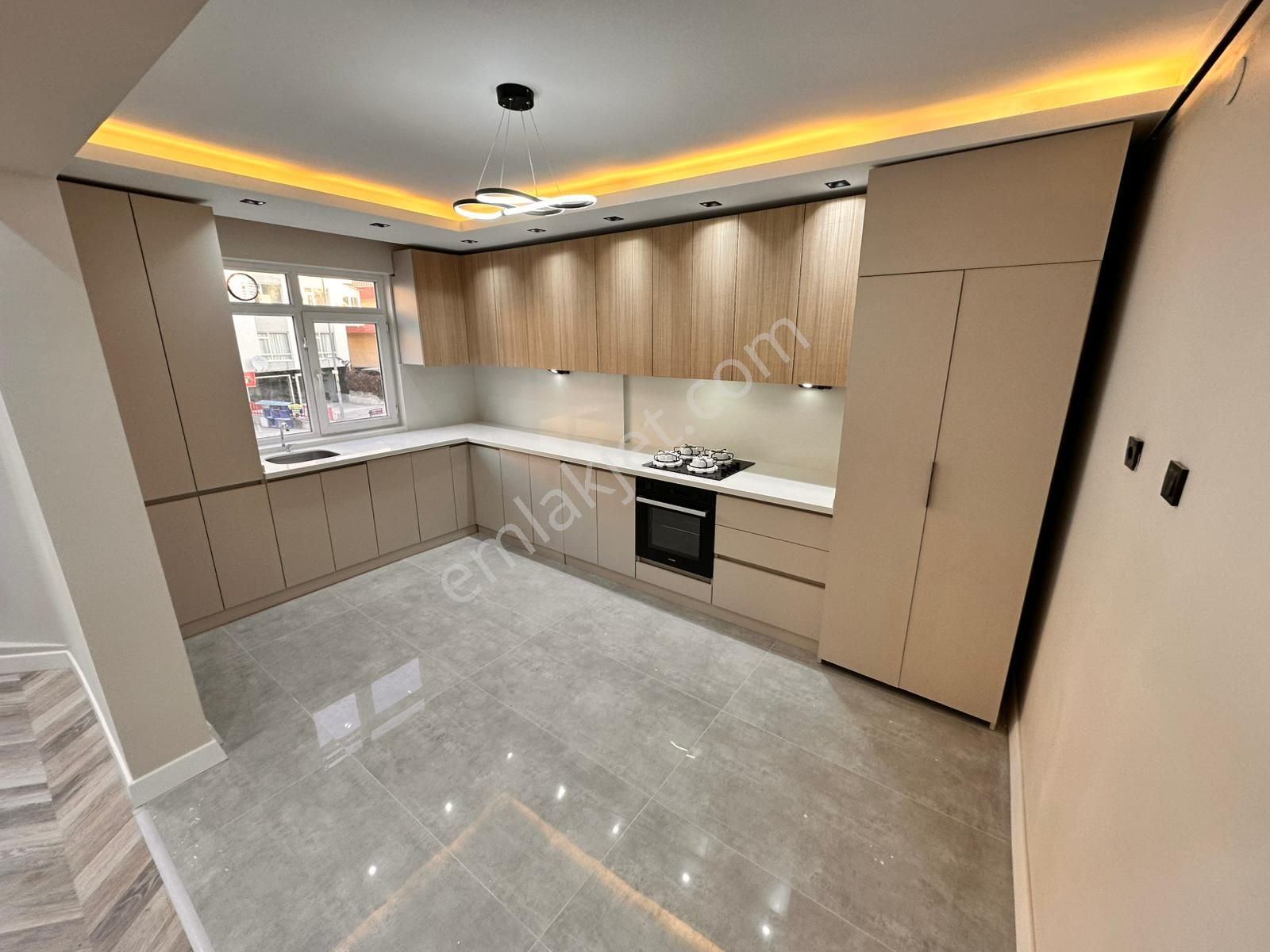 Y.mahalle Tepealtı Mah. Ultra Lüx Yapılı Katta 3+1 Satılık Daire