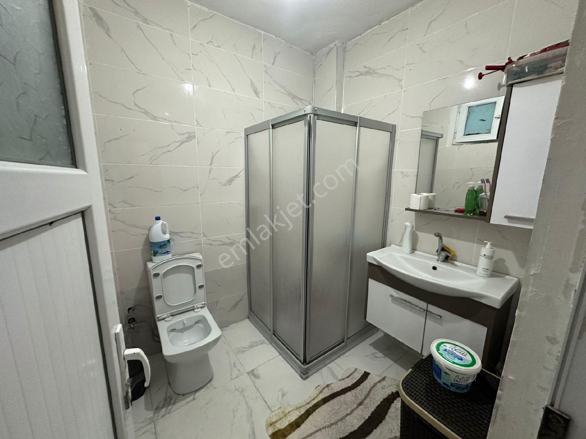 Istanbul Esenler Menderes Mahallesi 1+1 Satılık Temiz Daire