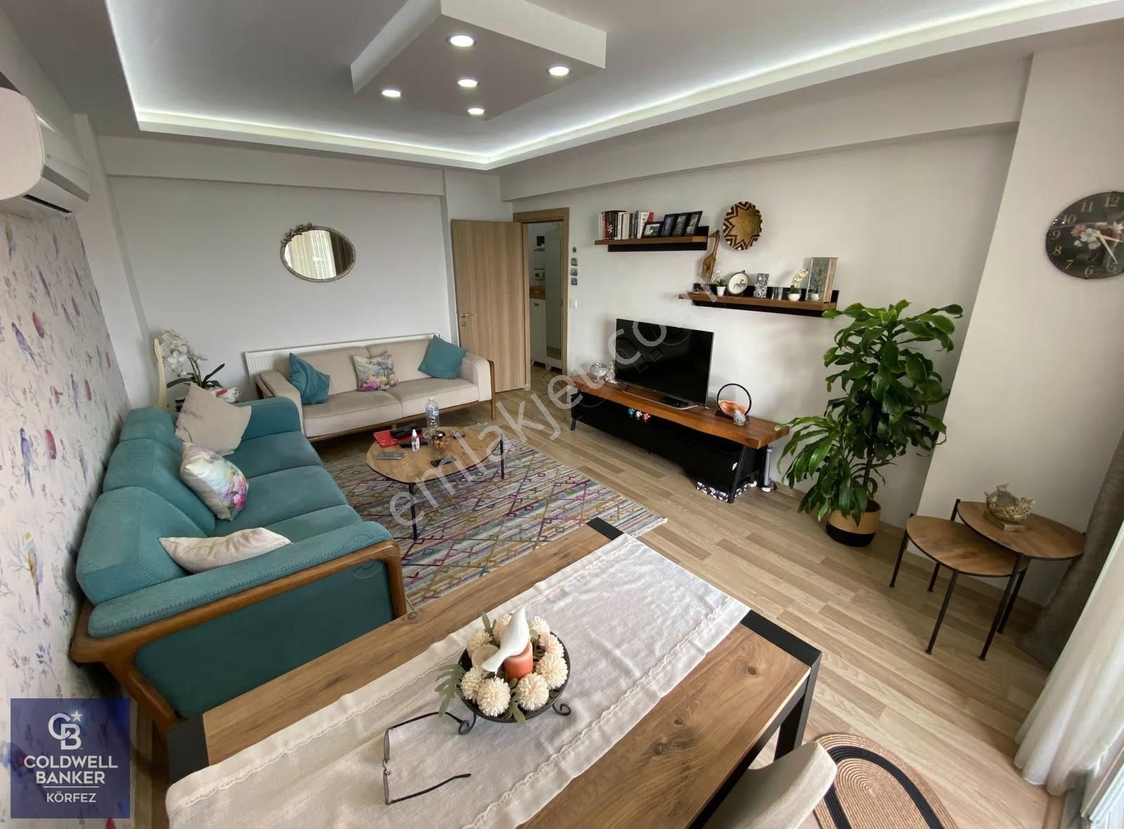 Edremit'te 110 M2, Doğalgazlı, Asansörlü, Ayrı Mutfaklı Daire