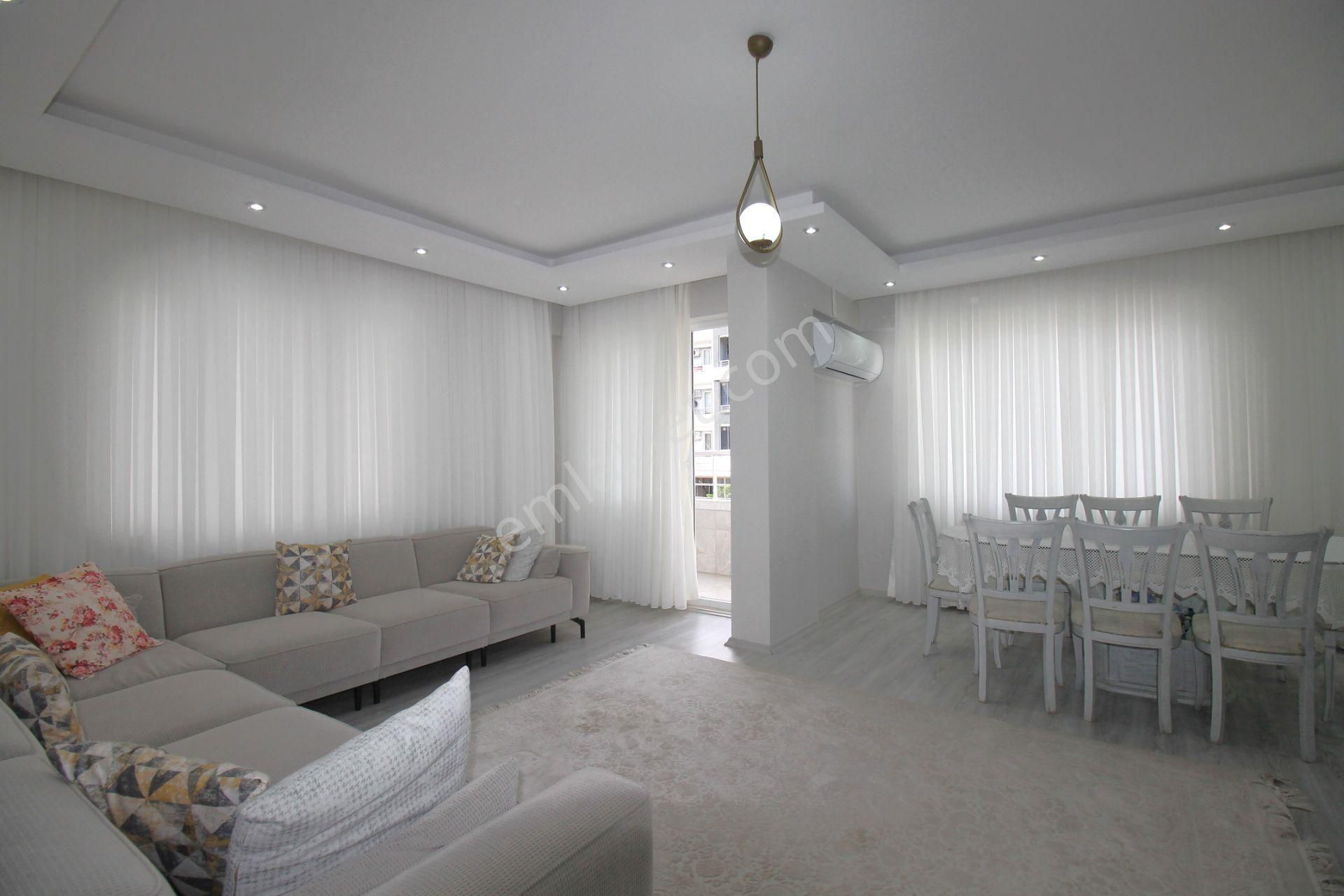 Retro’dan Mezitli Belediye Civarı Masrafsız Site İçi B.mutfak 3+1