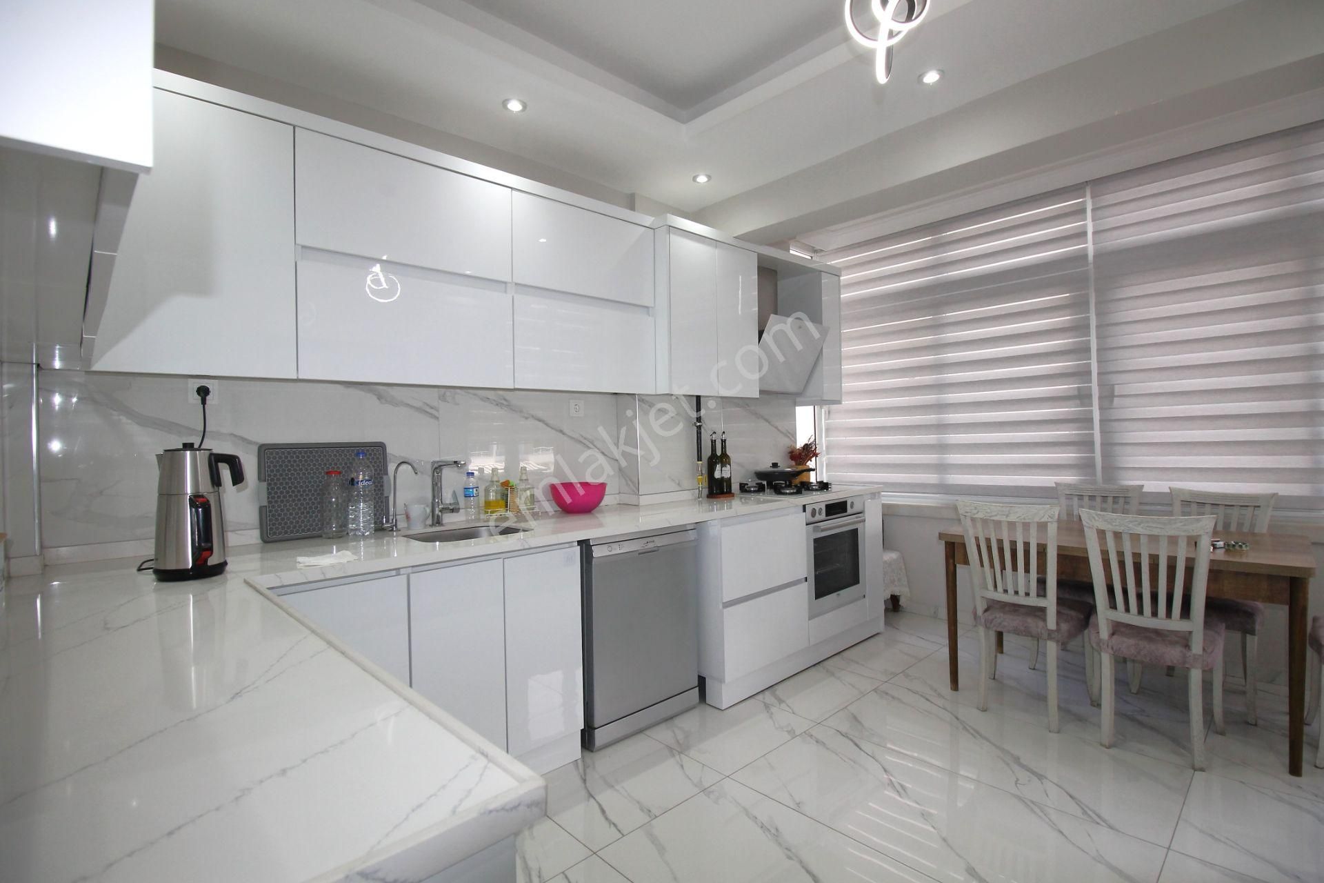 Retro’dan Mezitli Belediye Civarı Masrafsız Site İçi B.mutfak 3+1 - Görsel 3