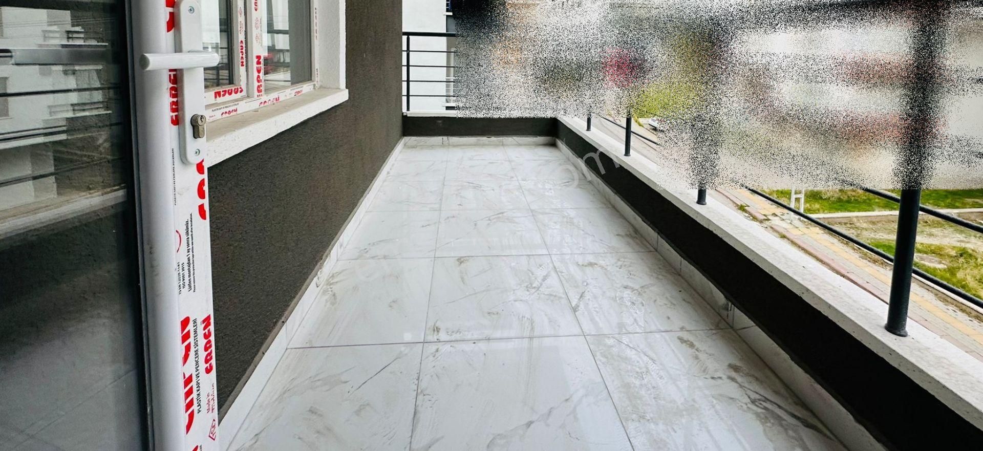 Karapürçek'te Asansörlü 3+1 2.katta Satılık Sıfır Daire !! - Görsel 2