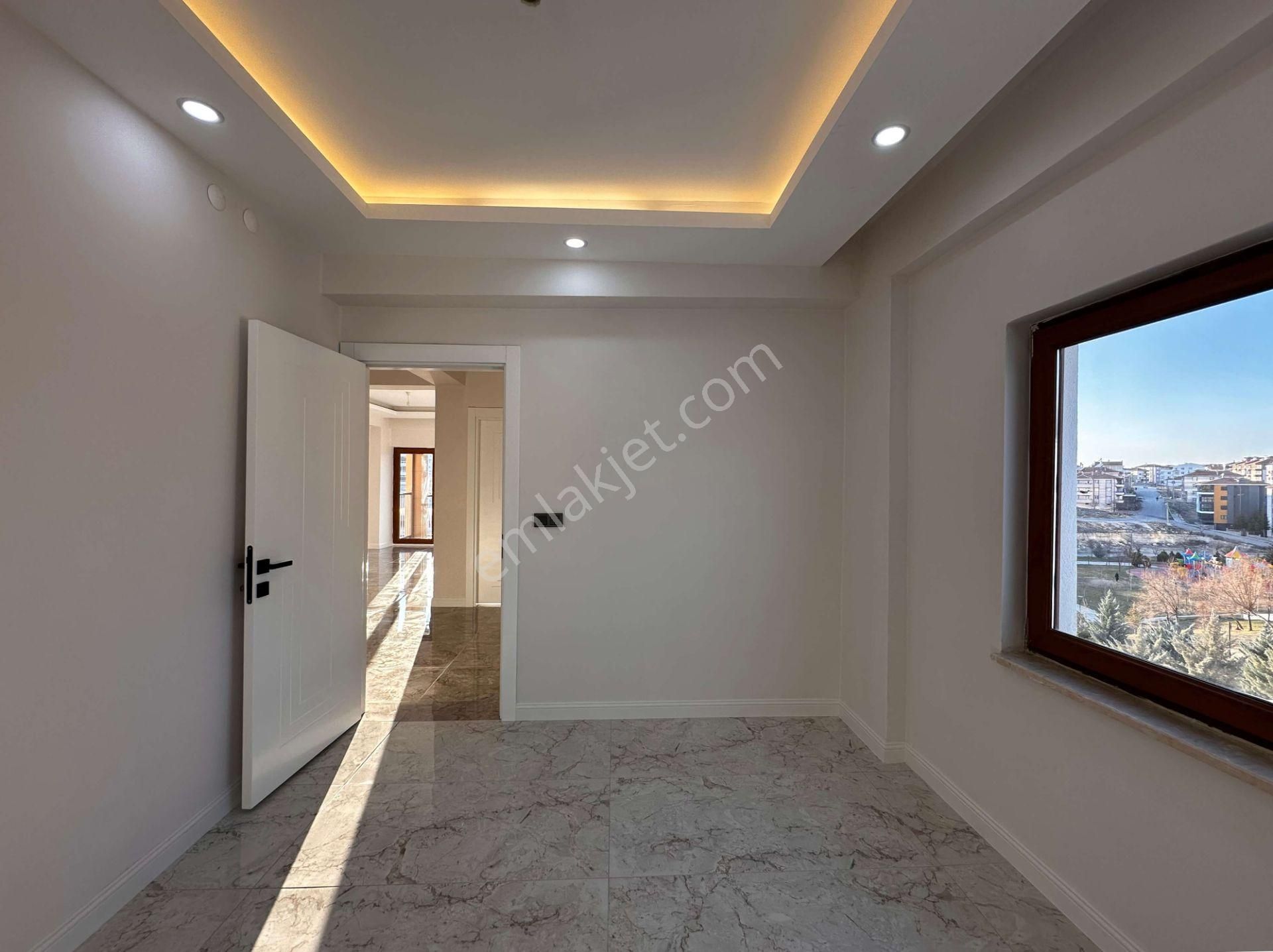 Pirireis Vadisinde 7+2 Tribleks & Bakımlı Satılık Villa - Görsel 18