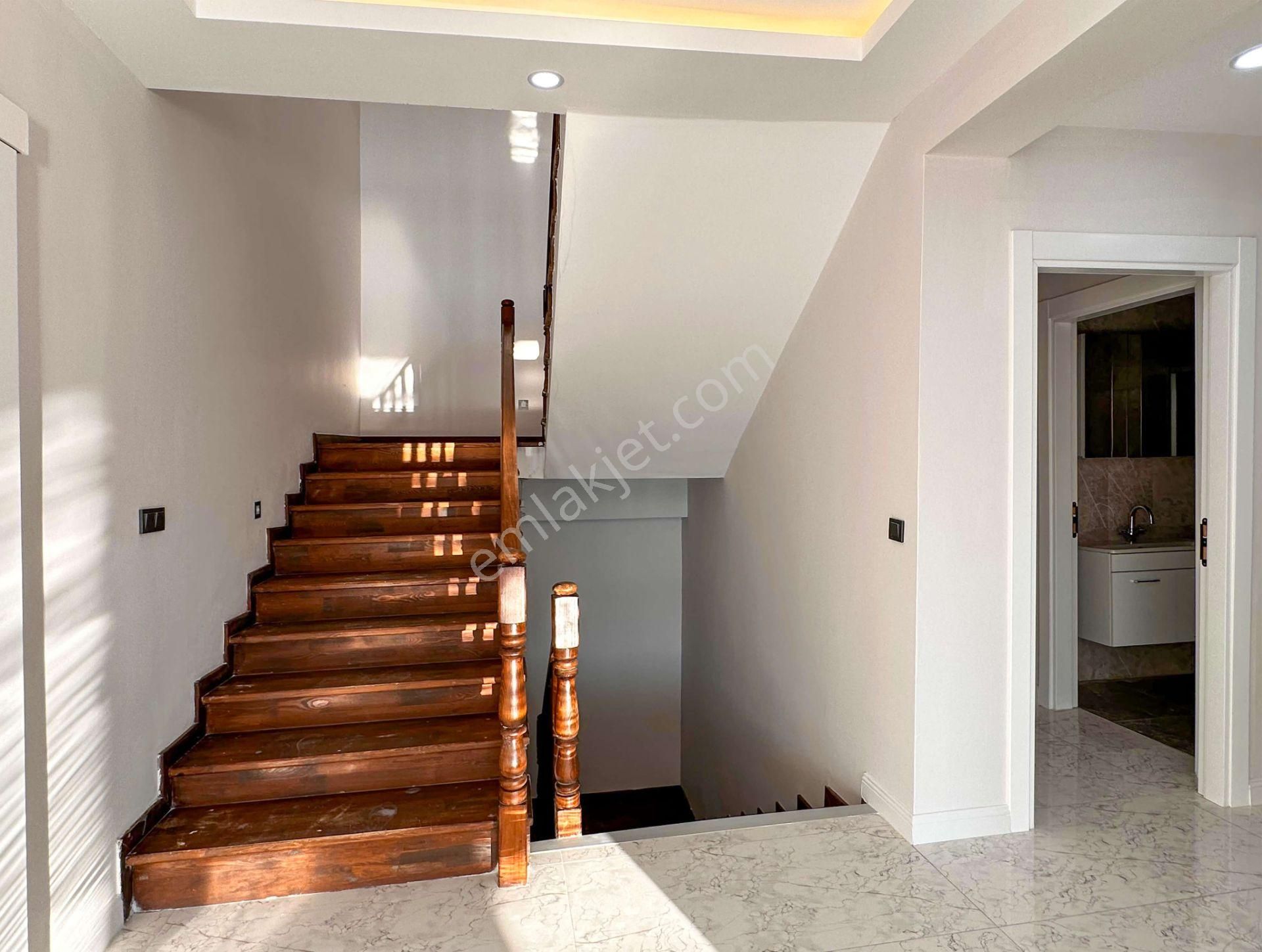 Pirireis Vadisinde 7+2 Tribleks & Bakımlı Satılık Villa - Görsel 5