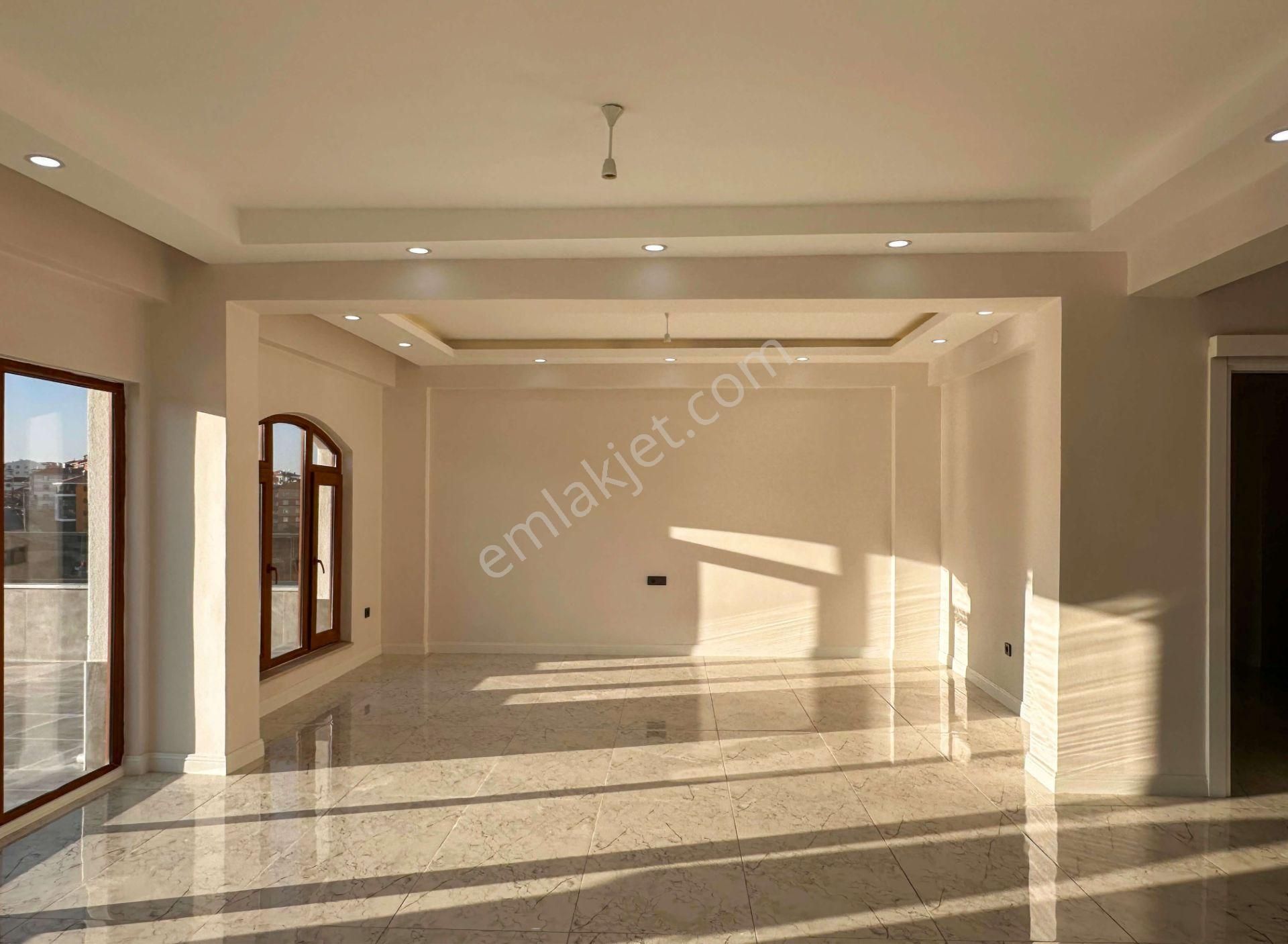 Pirireis Vadisinde 7+2 Tribleks & Bakımlı Satılık Villa - Görsel 6