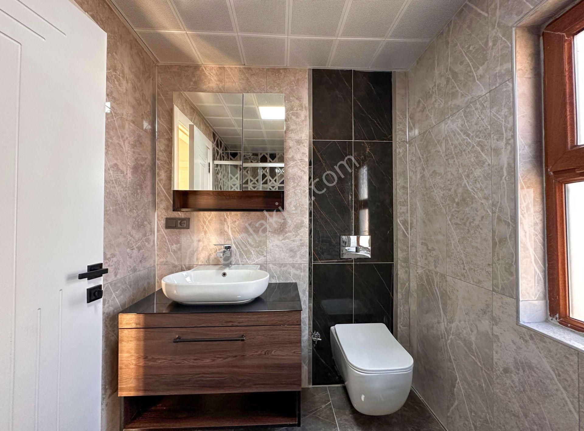 Pirireis Vadisinde 7+2 Tribleks & Bakımlı Satılık Villa - Görsel 19