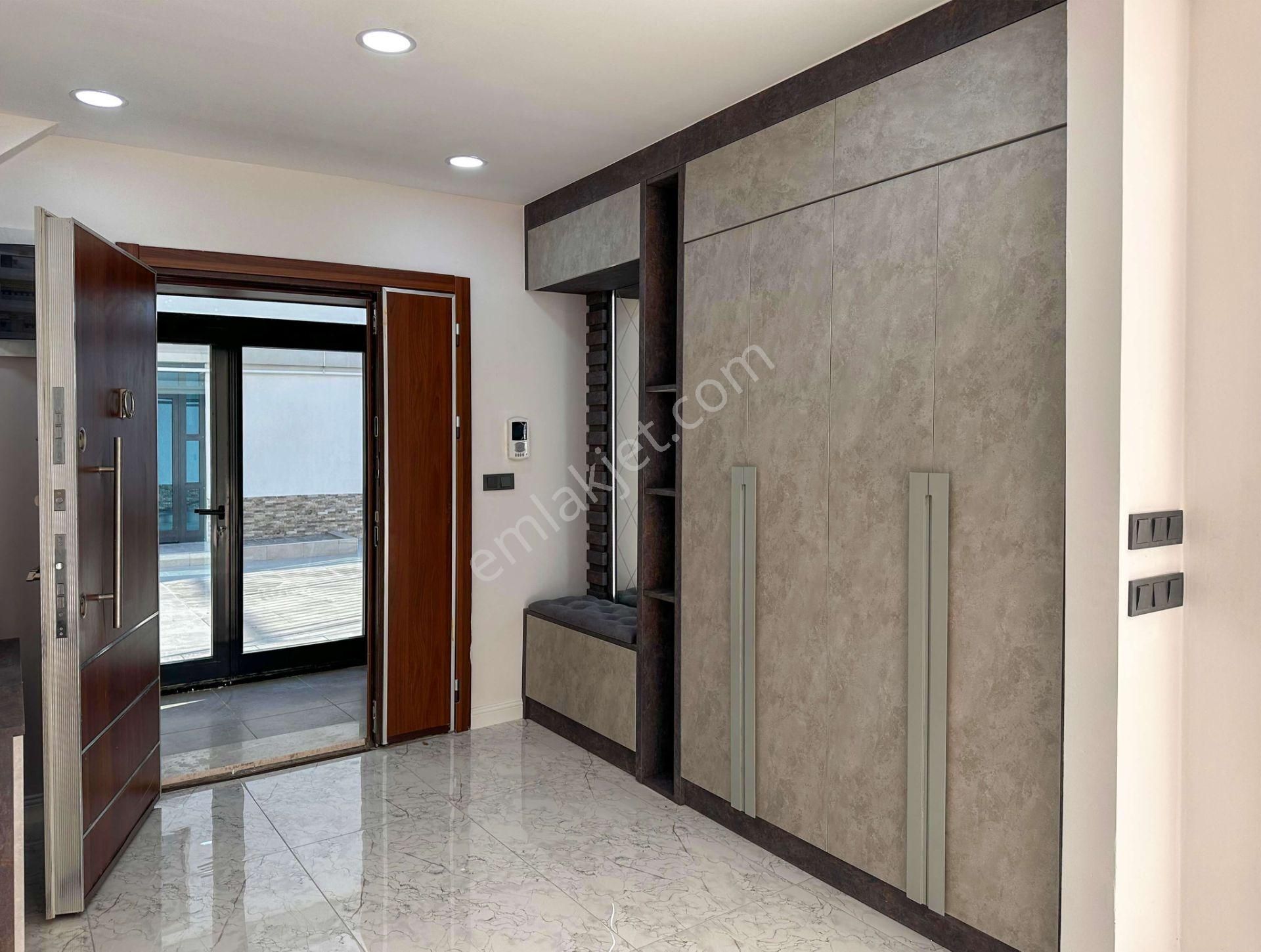 Pirireis Vadisinde 7+2 Tribleks & Bakımlı Satılık Villa - Görsel 4