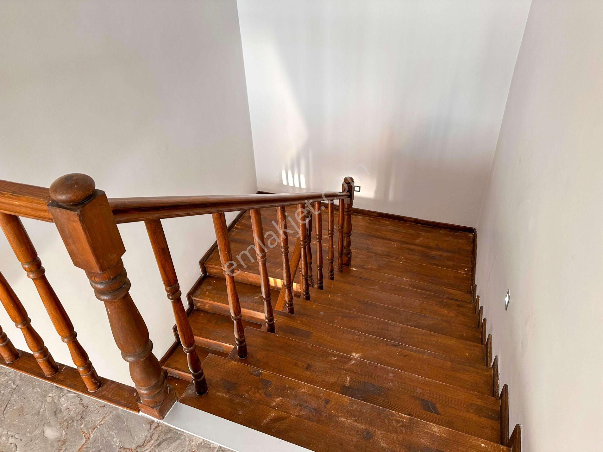 Pirireis Vadisinde 7+2 Tribleks & Bakımlı Satılık Villa - Görsel 11