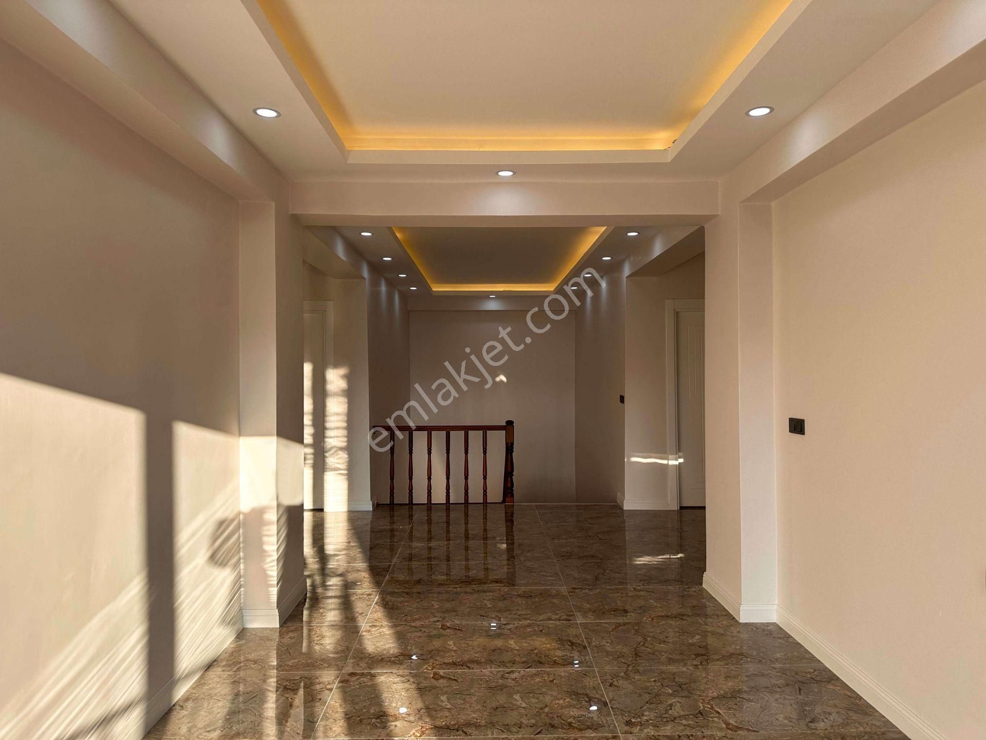 Pirireis Vadisinde 7+2 Tribleks & Bakımlı Satılık Villa - Görsel 13