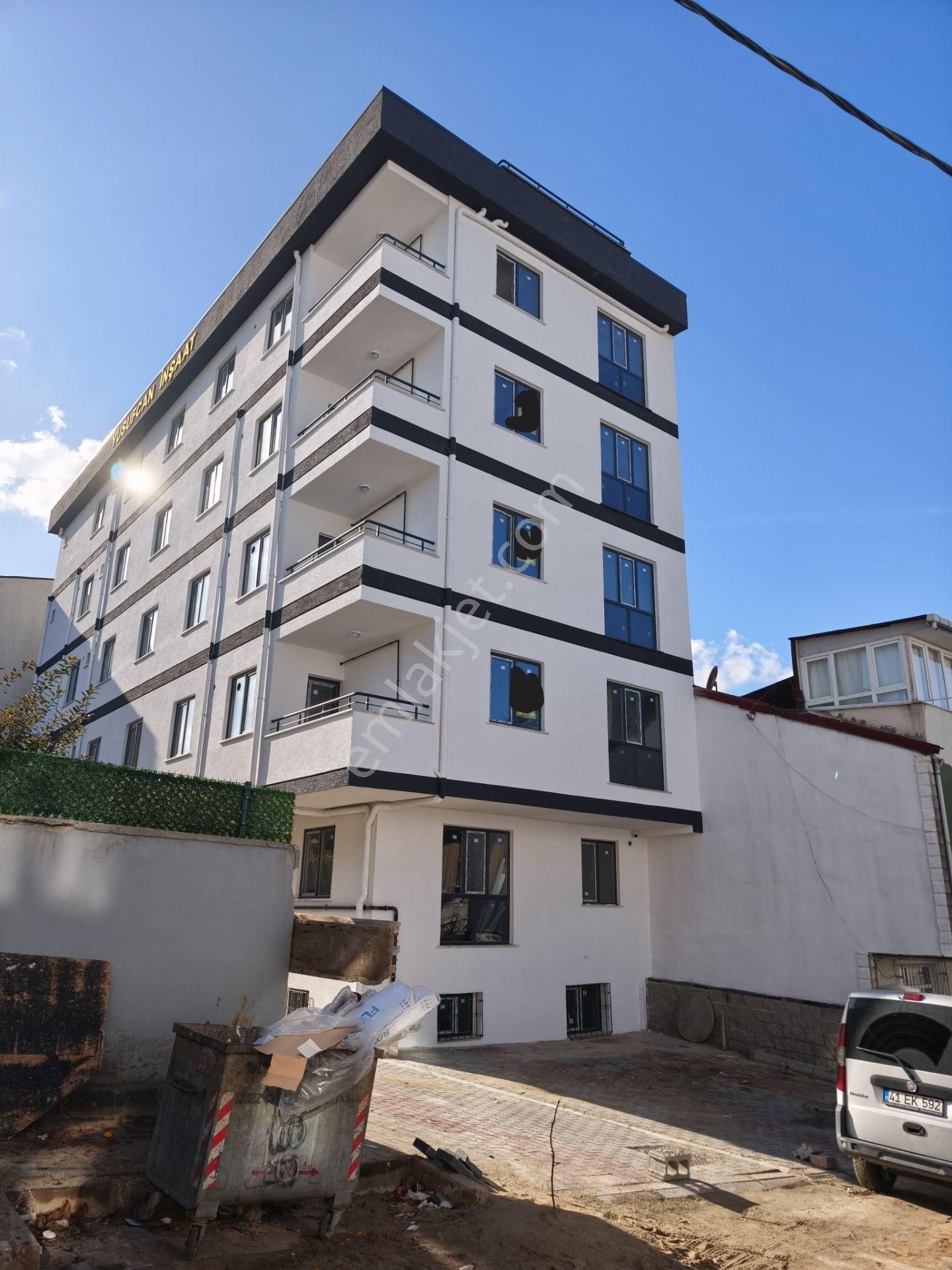 Sultanbeyli Hamidiye Mah Satılık 130 M.3+1 Lüks Arakat Daireler