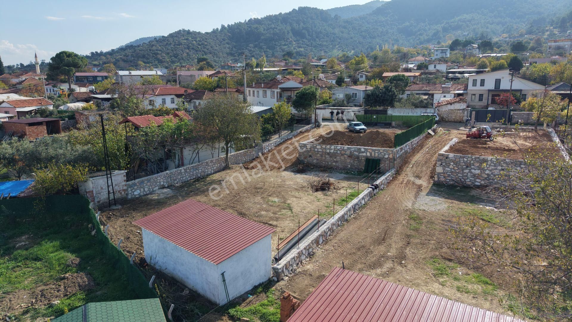 Değirmenderede Satılık 810 M2 İmarlı Taş Duvar Çevrili Muhteşem Arsa - Görsel 3