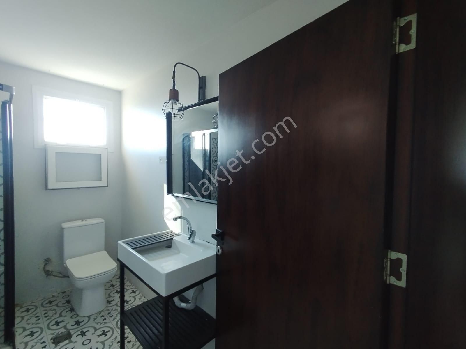 Karslılar Mahallesinde Göl Manzaralı Bahçeli Kiralık Daire - Görsel 5