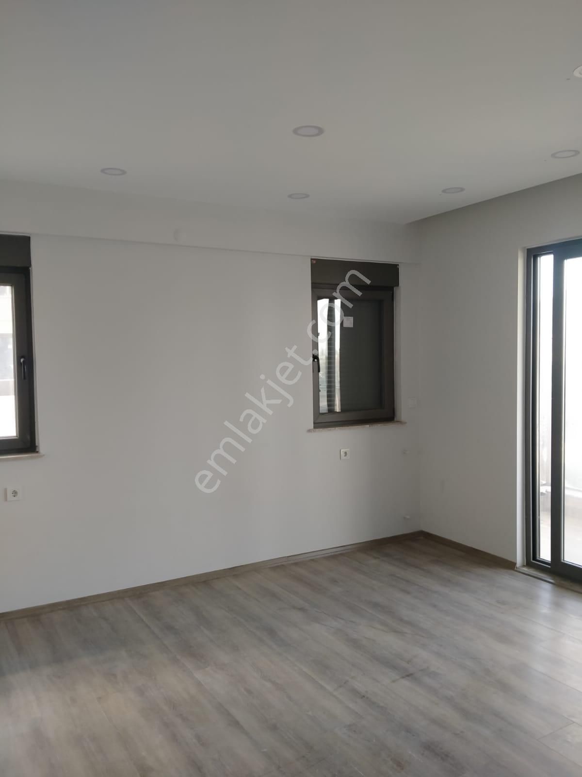 Kumluca Deniz Yolunda 3+1 Daire - Görsel 23