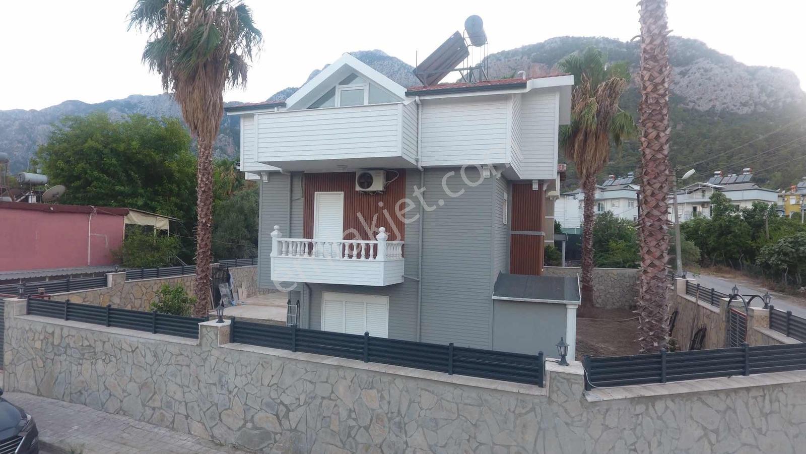 Göynükte 4+1 Tam Müstakil Tripleks Havuzlu Villa Can-iş Emlak - Görsel 29