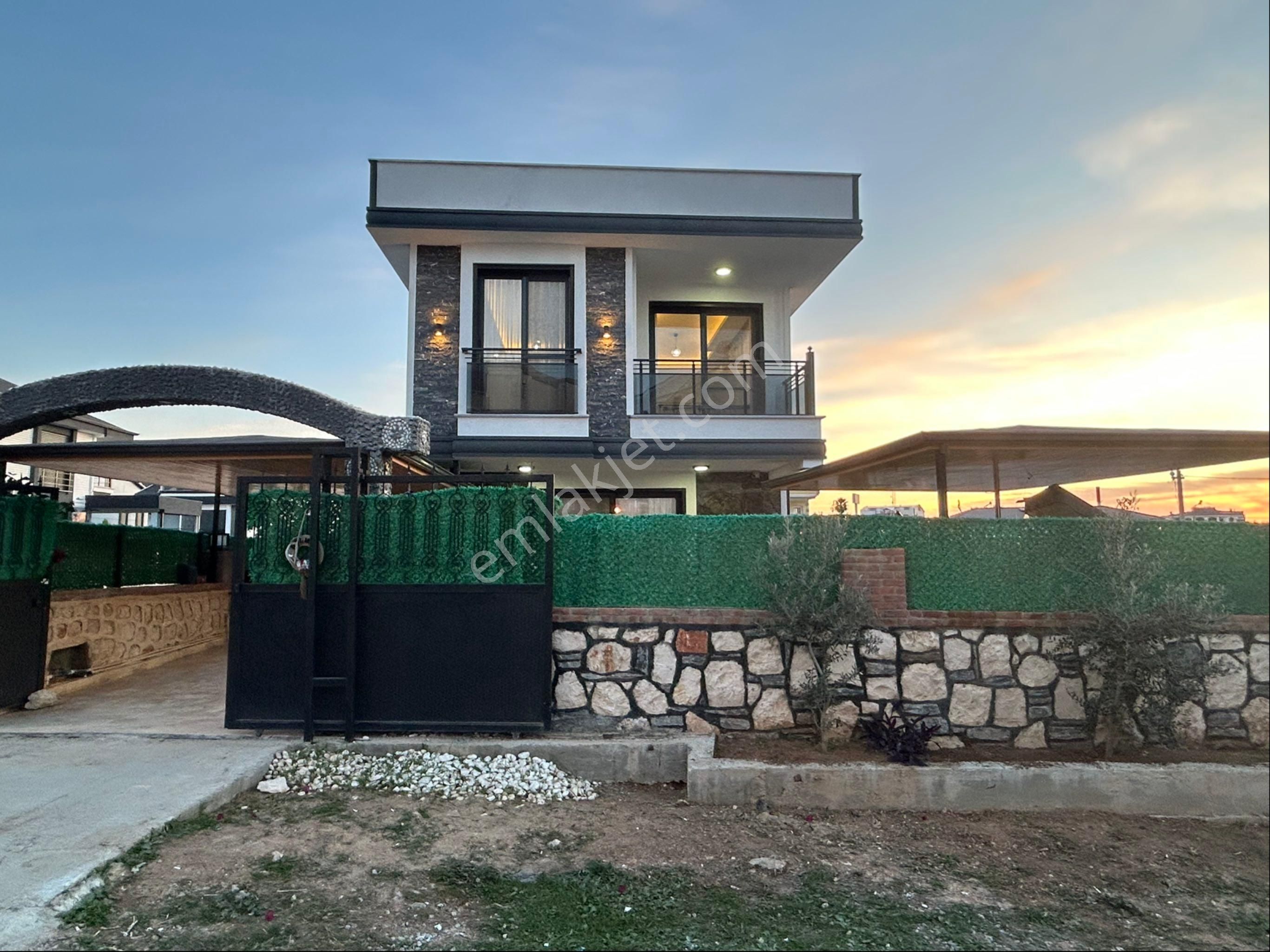 Didim Hisarda Eşyalı Havuzlu Kış Bahçeli 3+1 Villa - Görsel 35