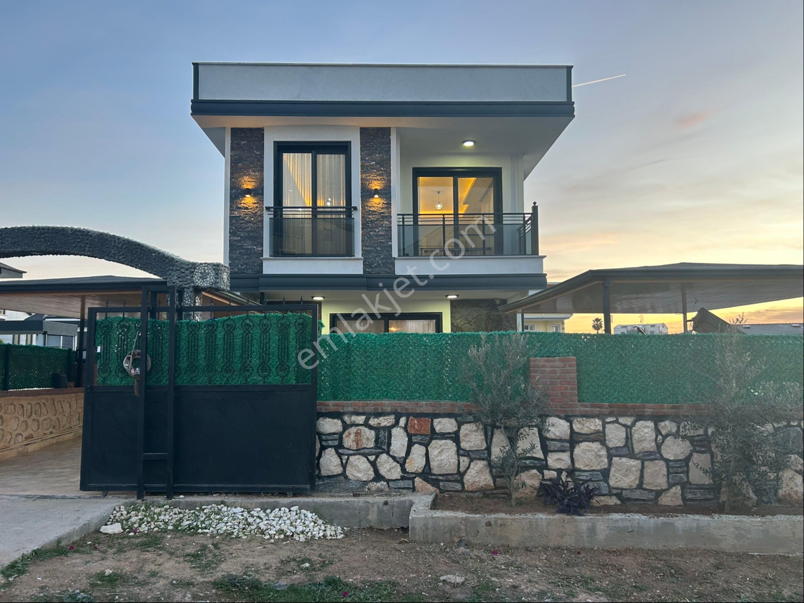 Didim Hisarda Eşyalı Havuzlu Kış Bahçeli 3+1 Villa - Görsel 2