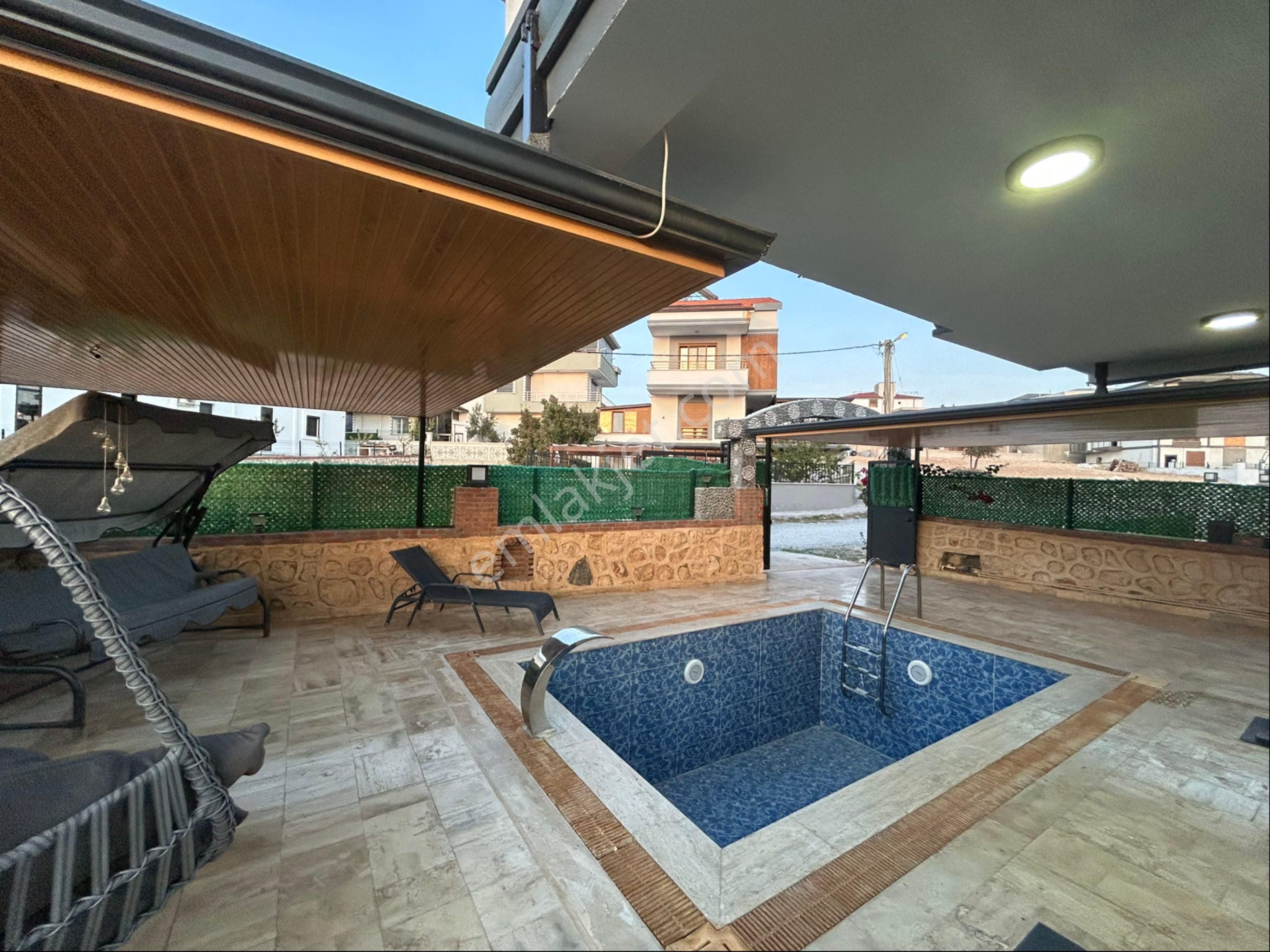 Didim Hisarda Eşyalı Havuzlu Kış Bahçeli 3+1 Villa - Görsel 9