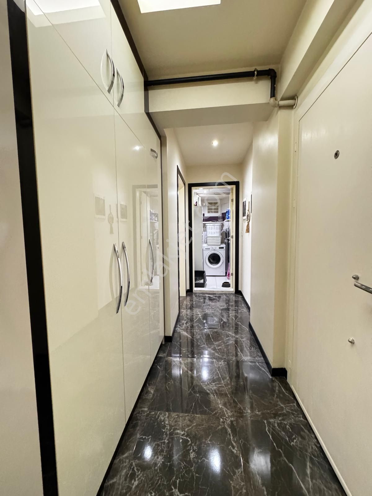 Kaan Emlaktan Fesleğen Mahallesinde Arakat Assansörlü Satılık Daire - Görsel 3