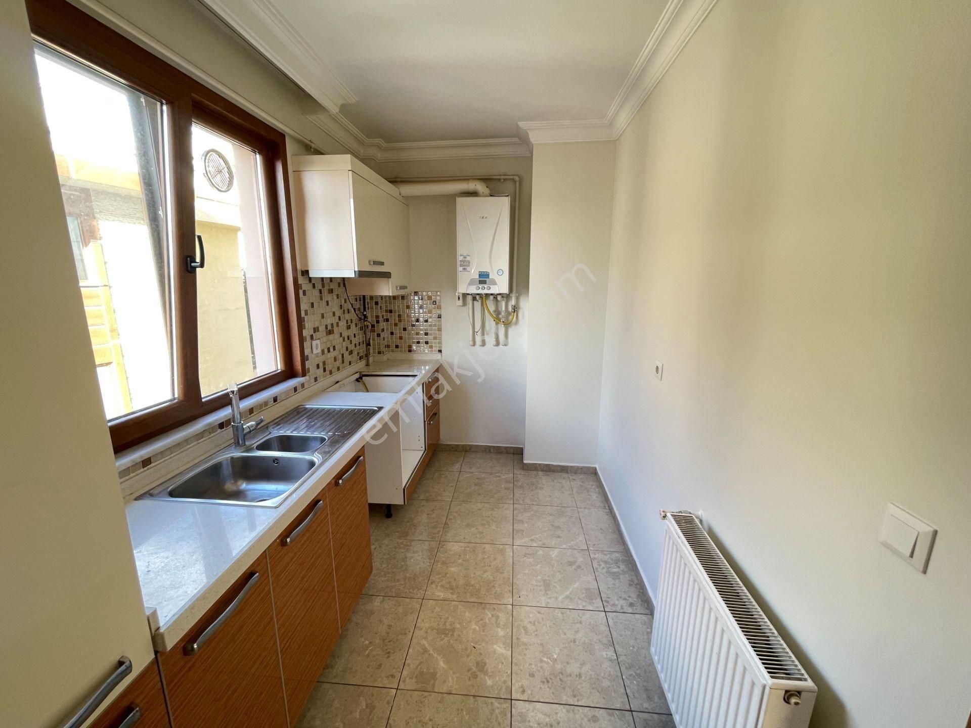 İnönü Mah.'de Ulaşıma, Marketlere, Yeditepe Ünversitesine Yakın Genç Binada 3+1 - Görsel 14