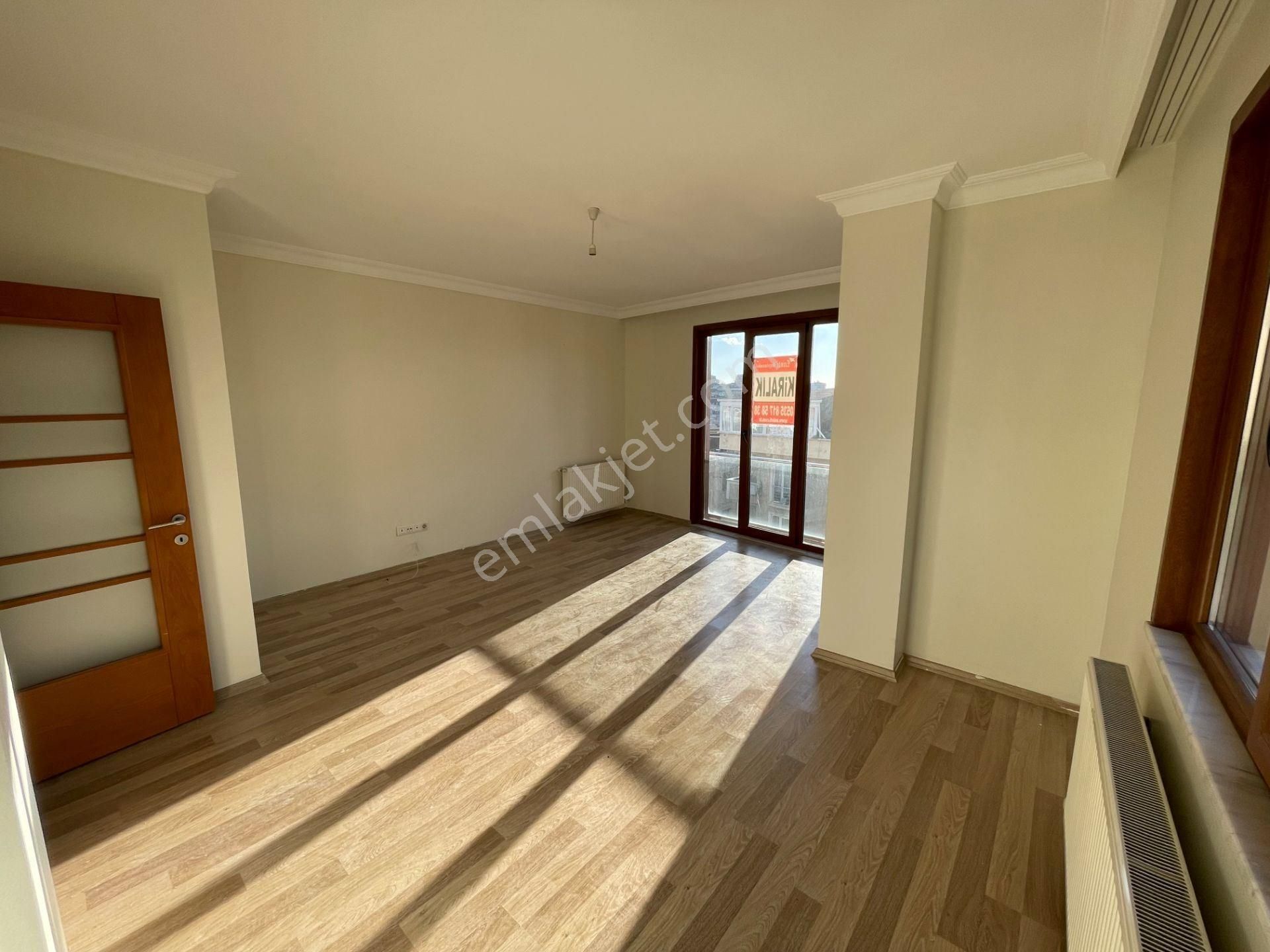 İnönü Mah.'de Ulaşıma, Marketlere, Yeditepe Ünversitesine Yakın Genç Binada 3+1 - Görsel 2