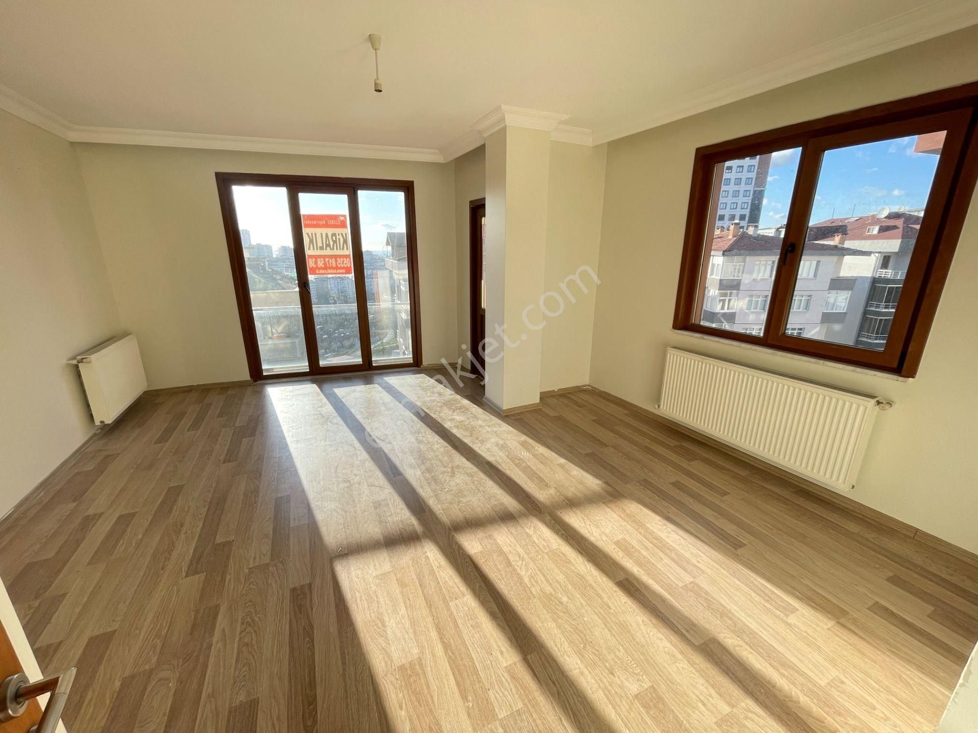 İnönü Mah.'de Ulaşıma, Marketlere, Yeditepe Ünversitesine Yakın Genç Binada 3+1