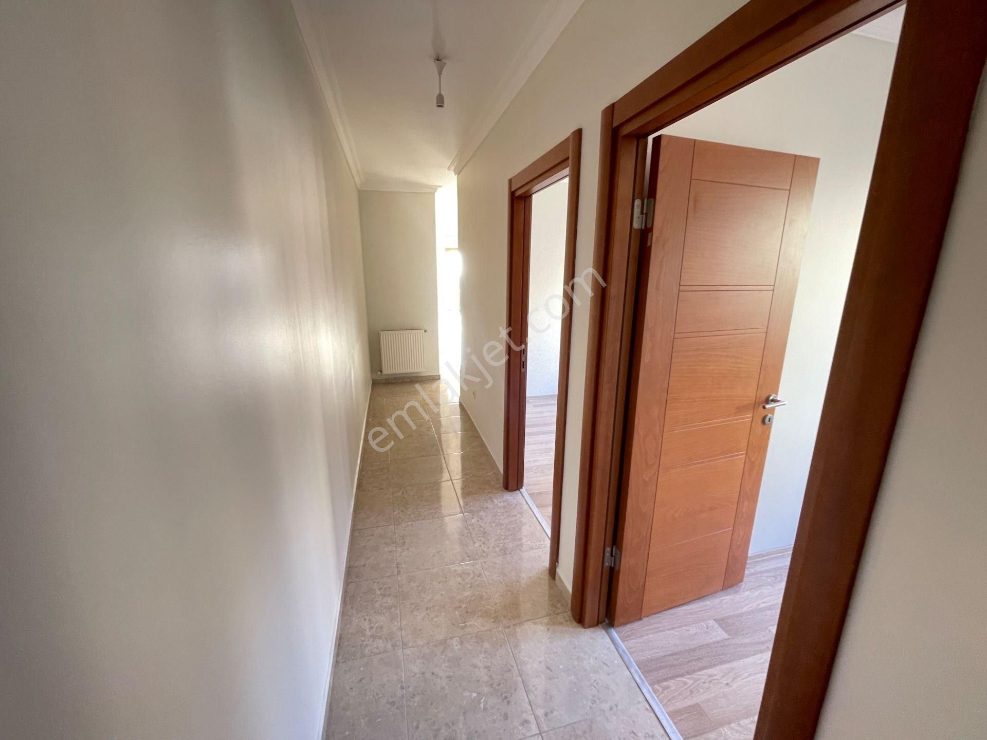 İnönü Mah.'de Ulaşıma, Marketlere, Yeditepe Ünversitesine Yakın Genç Binada 3+1 - Görsel 32