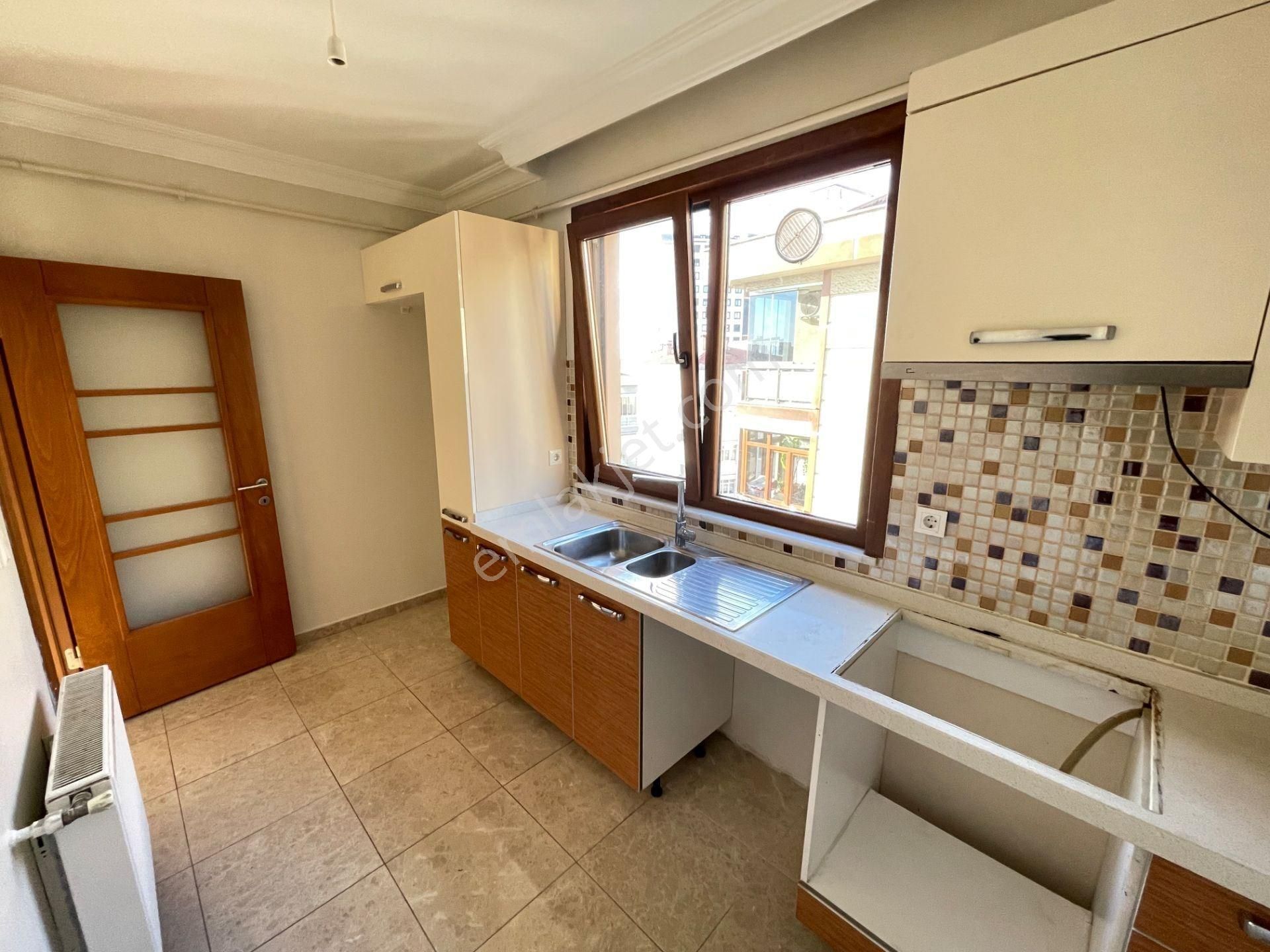 İnönü Mah.'de Ulaşıma, Marketlere, Yeditepe Ünversitesine Yakın Genç Binada 3+1 - Görsel 15